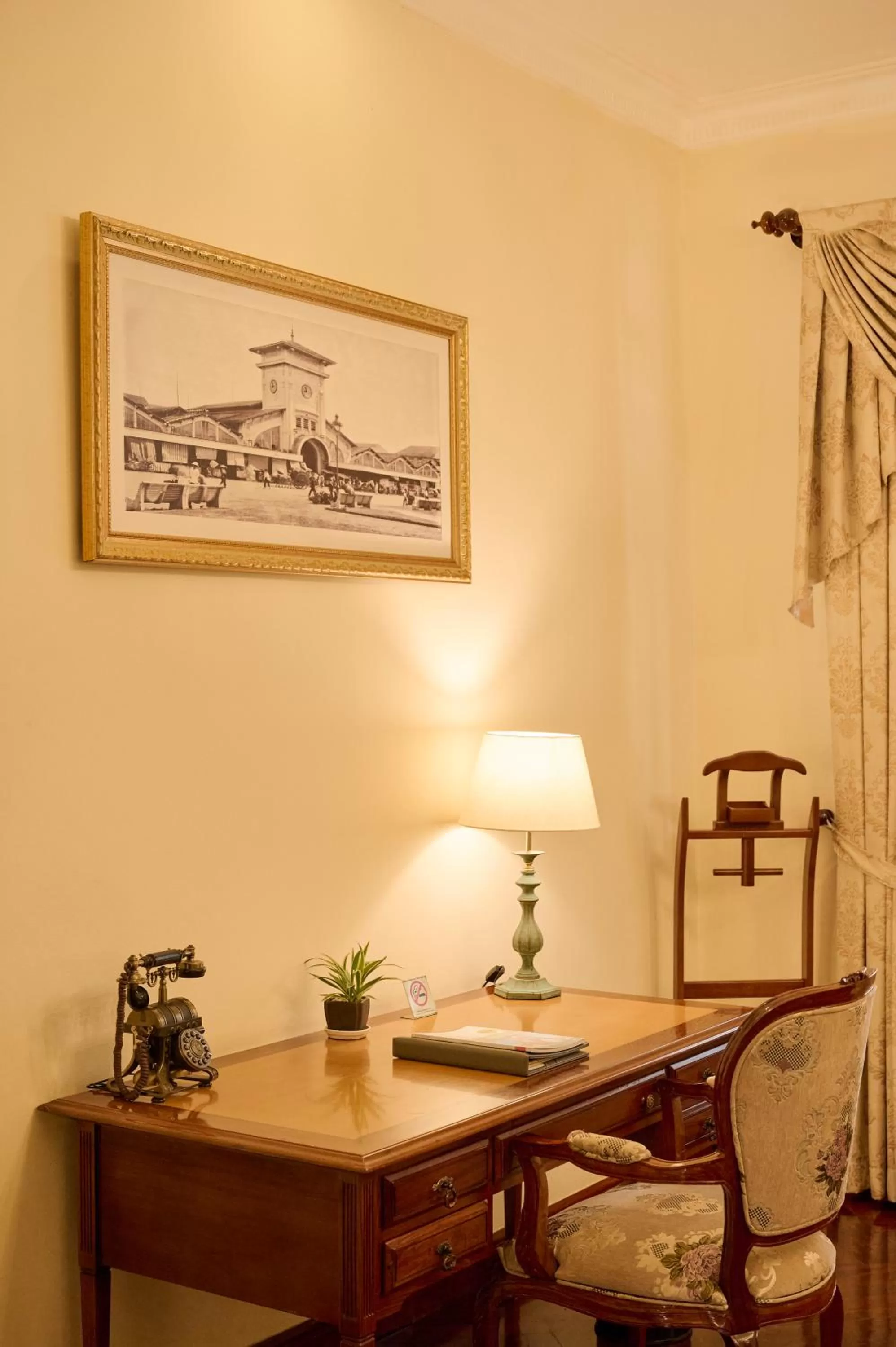 hair dresser in Hotel Grand Saigon