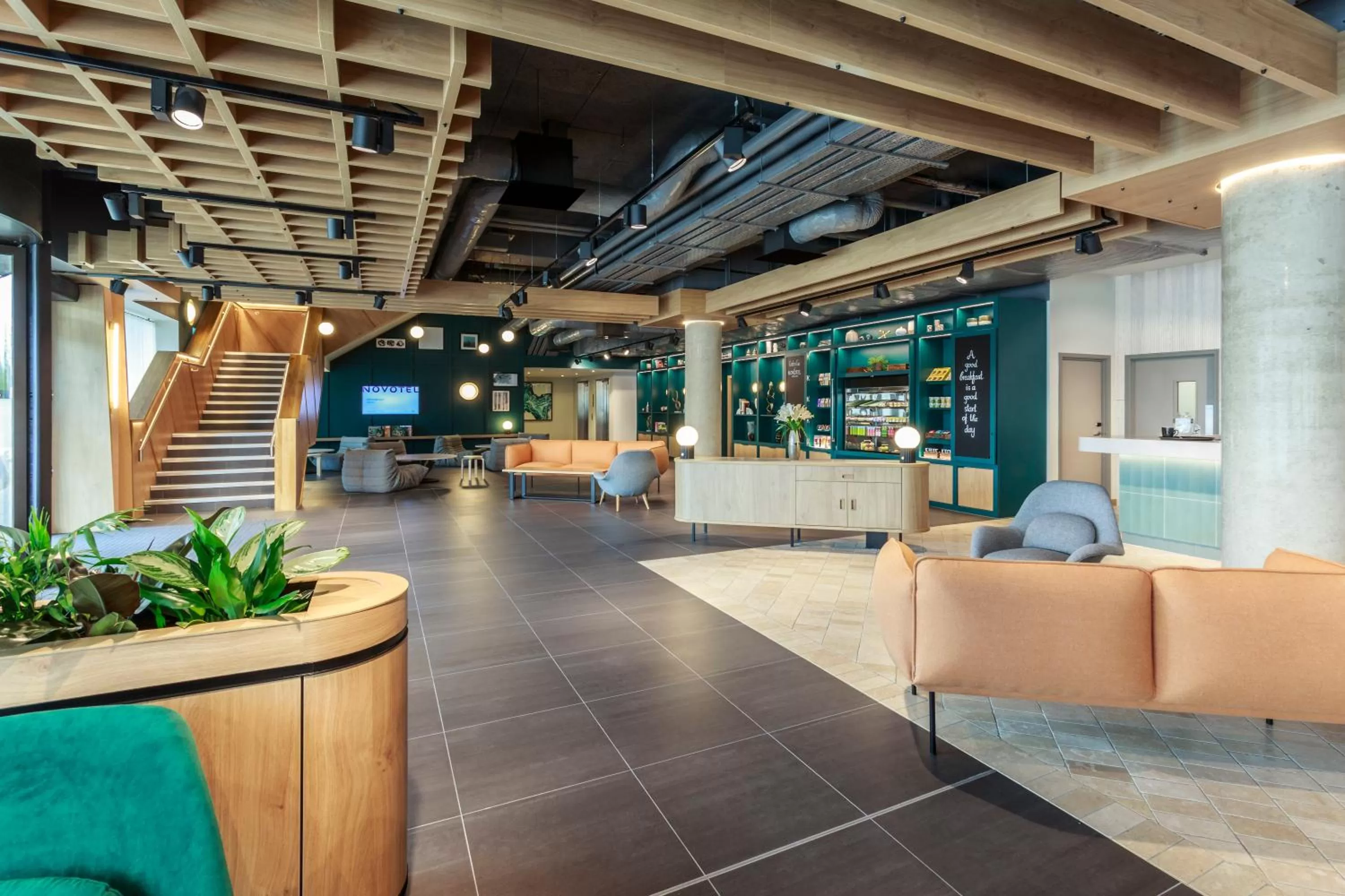 Lobby or reception in Novotel Cambridge North