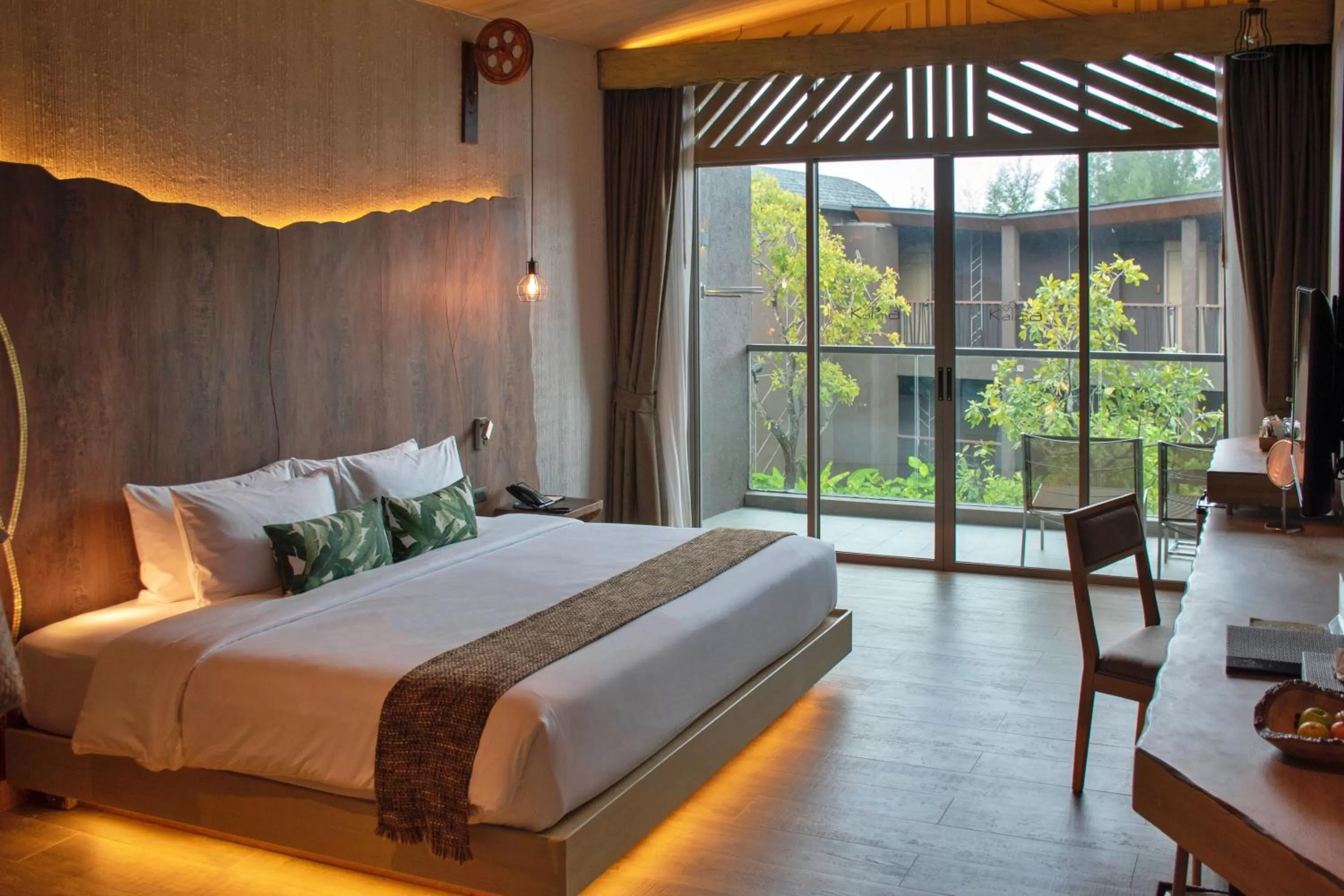 Garden view, Bed in Kalima Resort and Villas Khao Lak