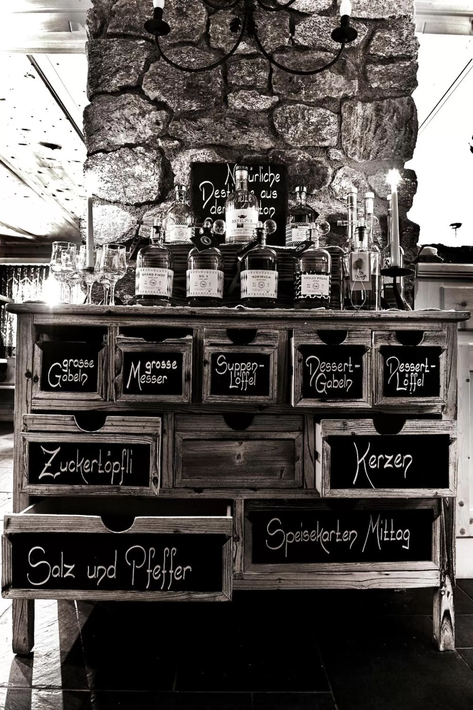 Decorative detail in Berghaus Alpenrösli