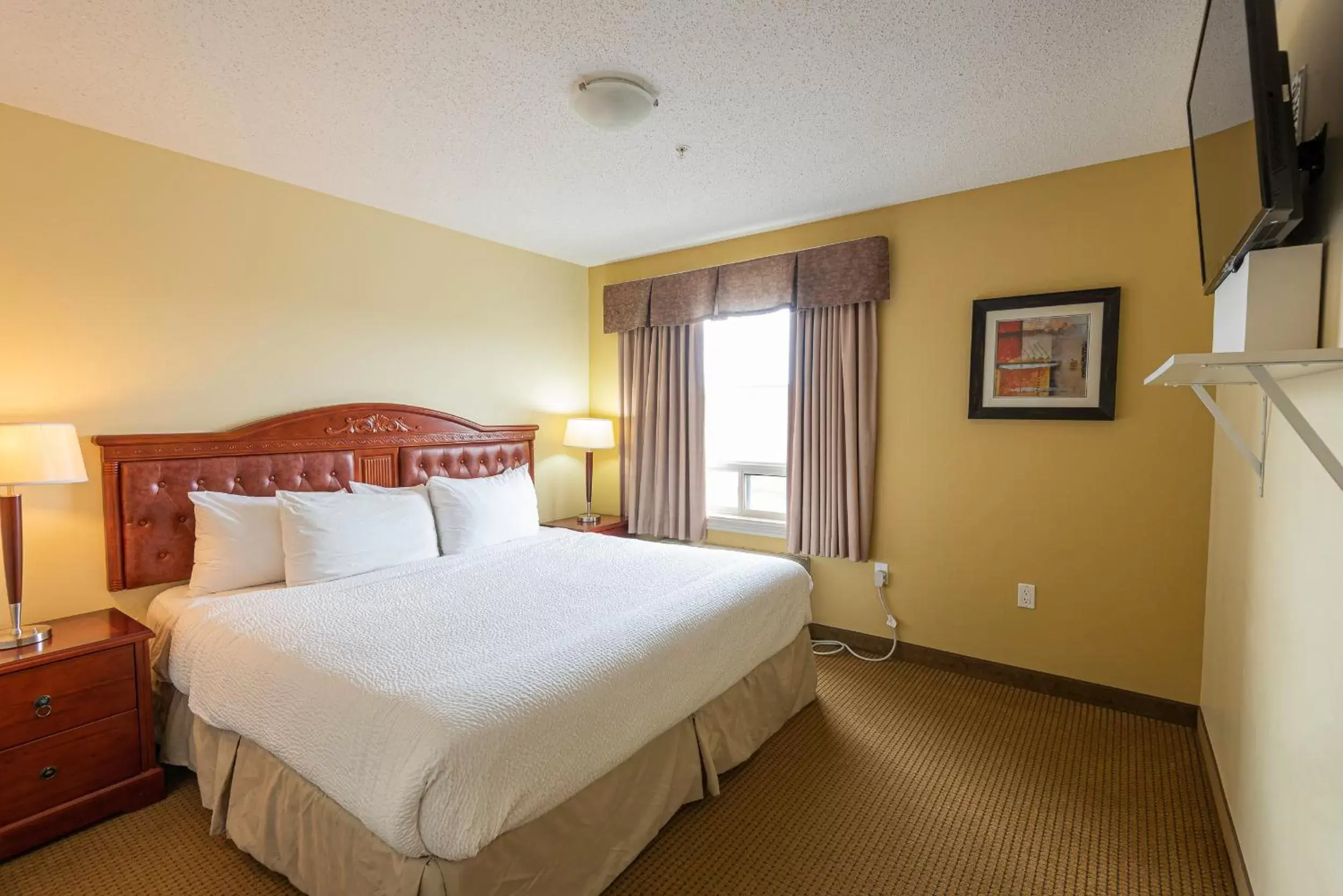 Family Suite with One King and One Queen Bed - Non-Smoking in Days Inn by Wyndham Bonnyville Family Suite with One King and One Queen Bed - Non-Smoking in Days Inn by Wyndham Bonnyville