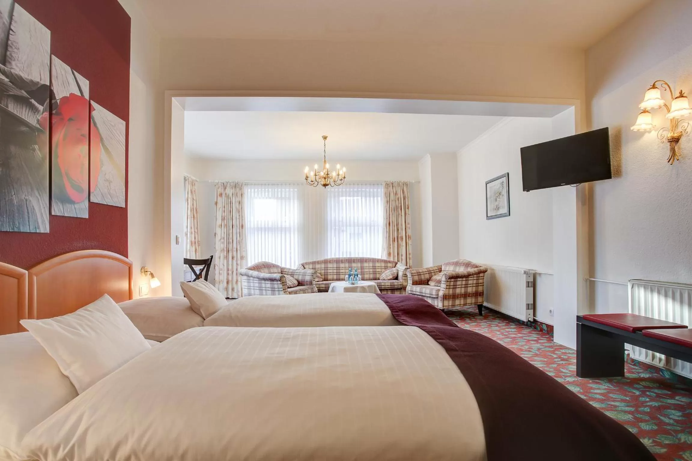 Photo of the whole room, Bed in Hotel Consul