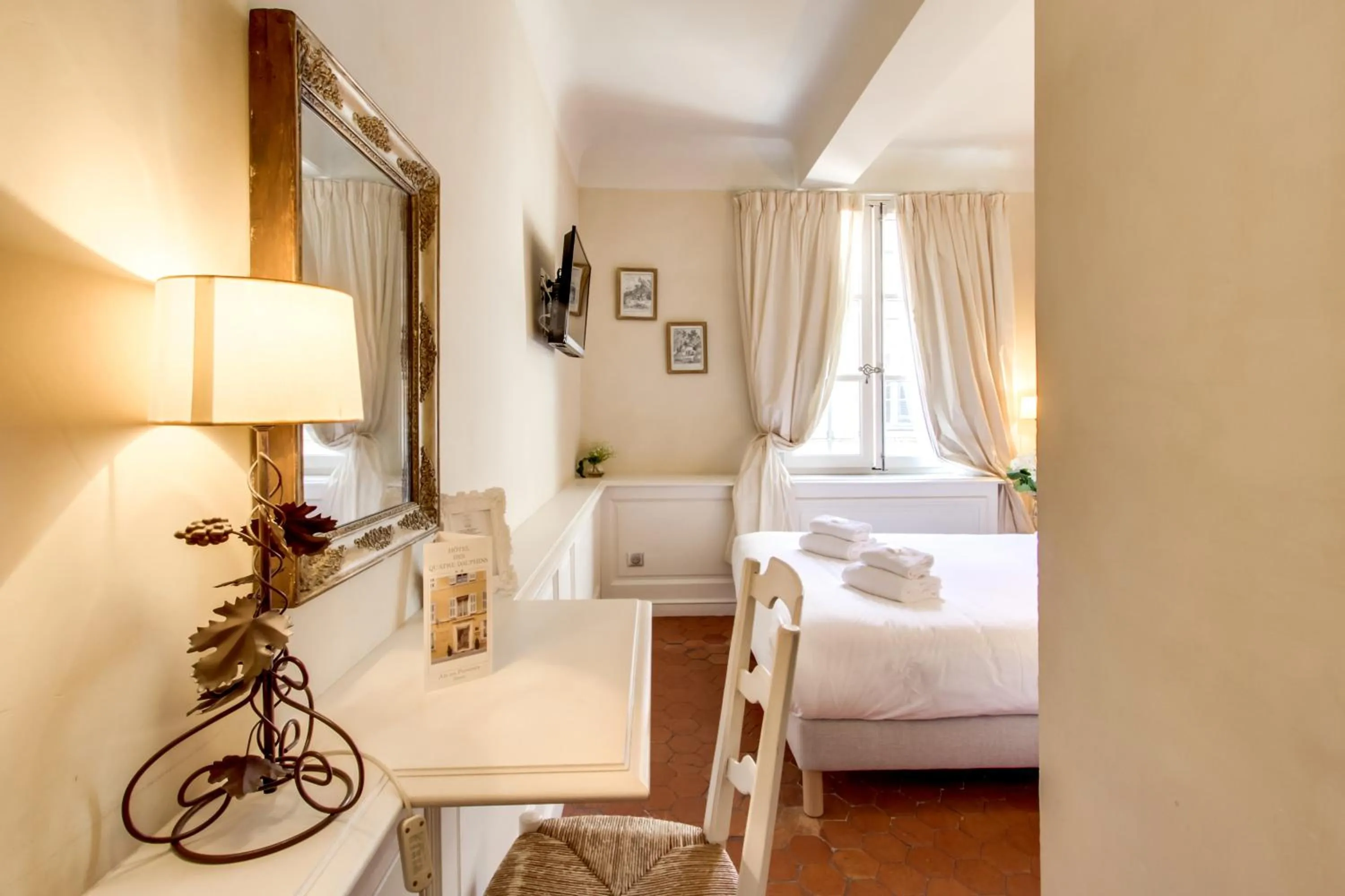 Bed in Les Quatre Dauphins