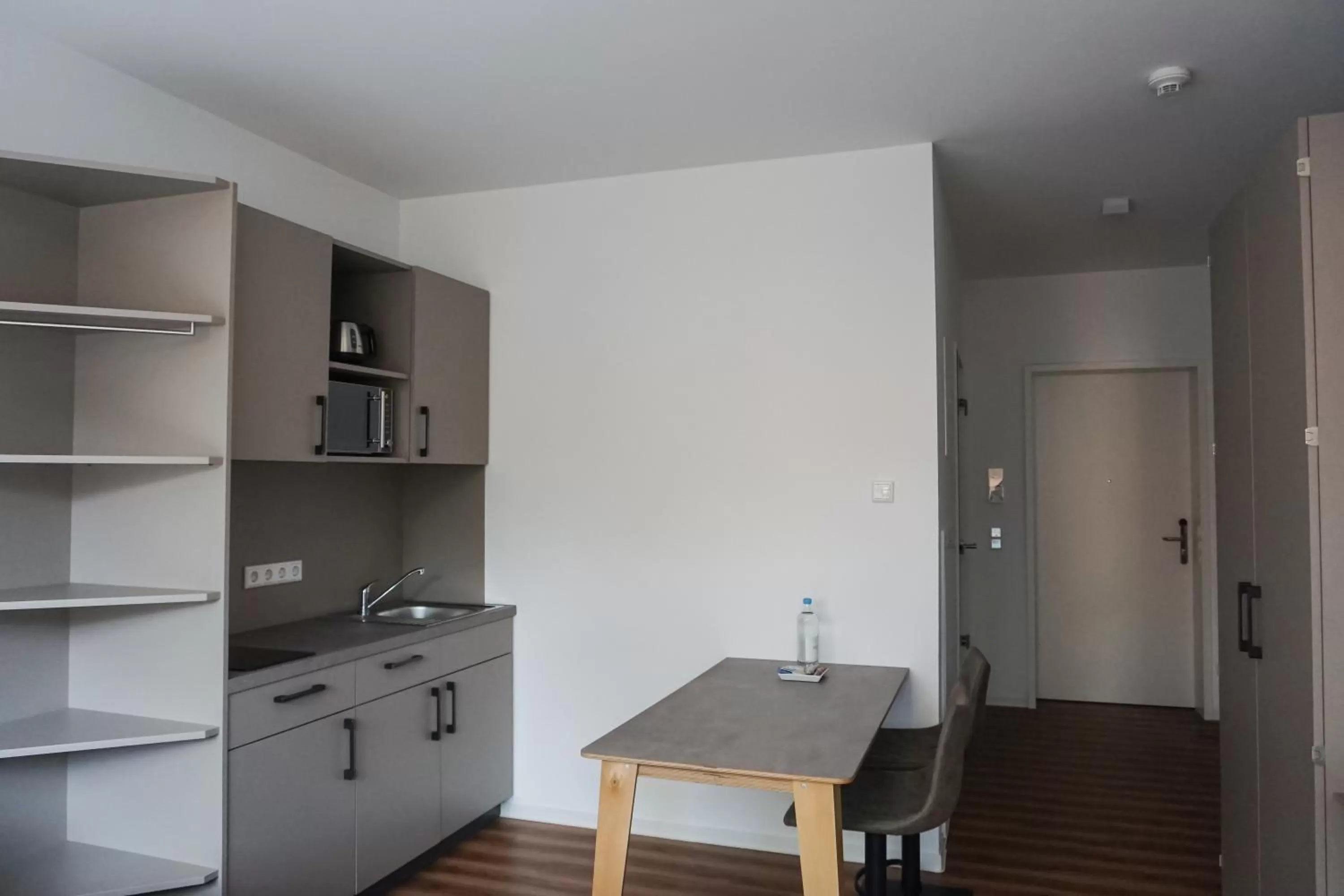 Photo of the whole room, Kitchen/Kitchenette in nicetostay