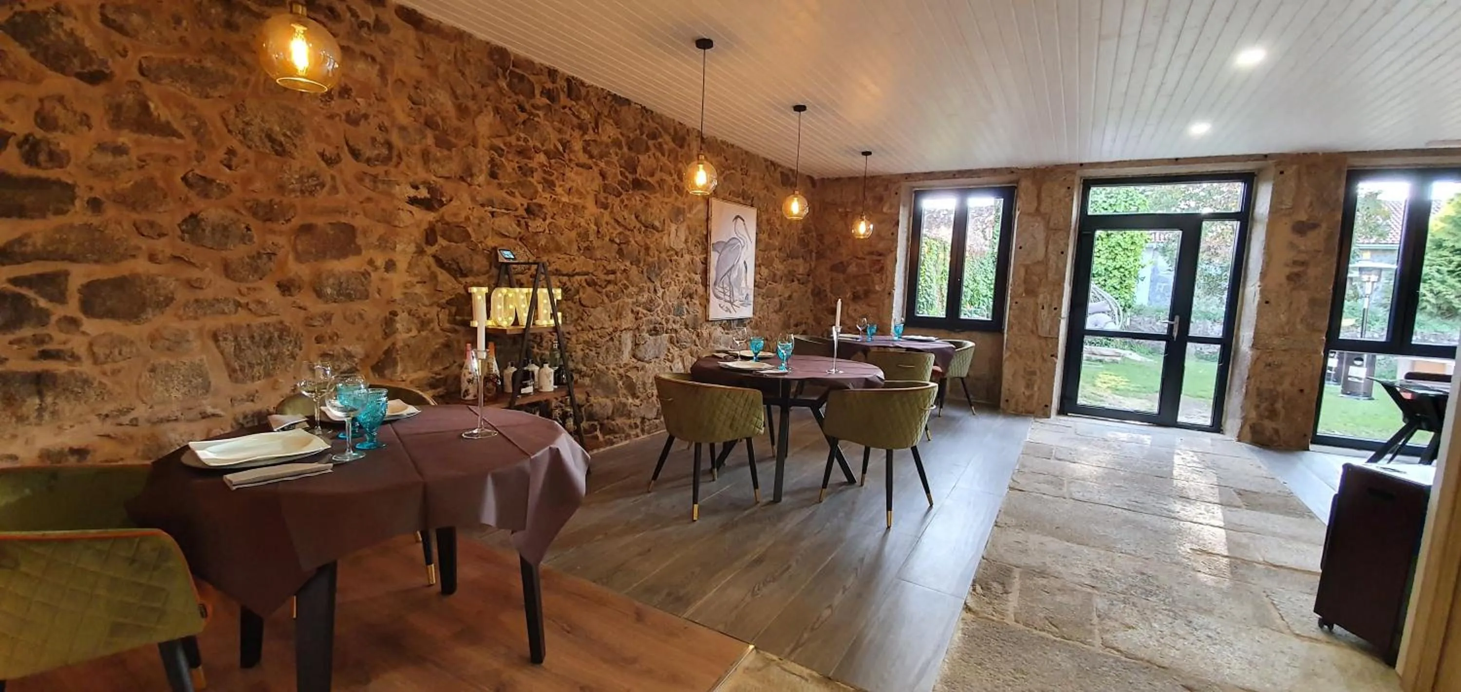Restaurant/places to eat in Ecocasa Lema II