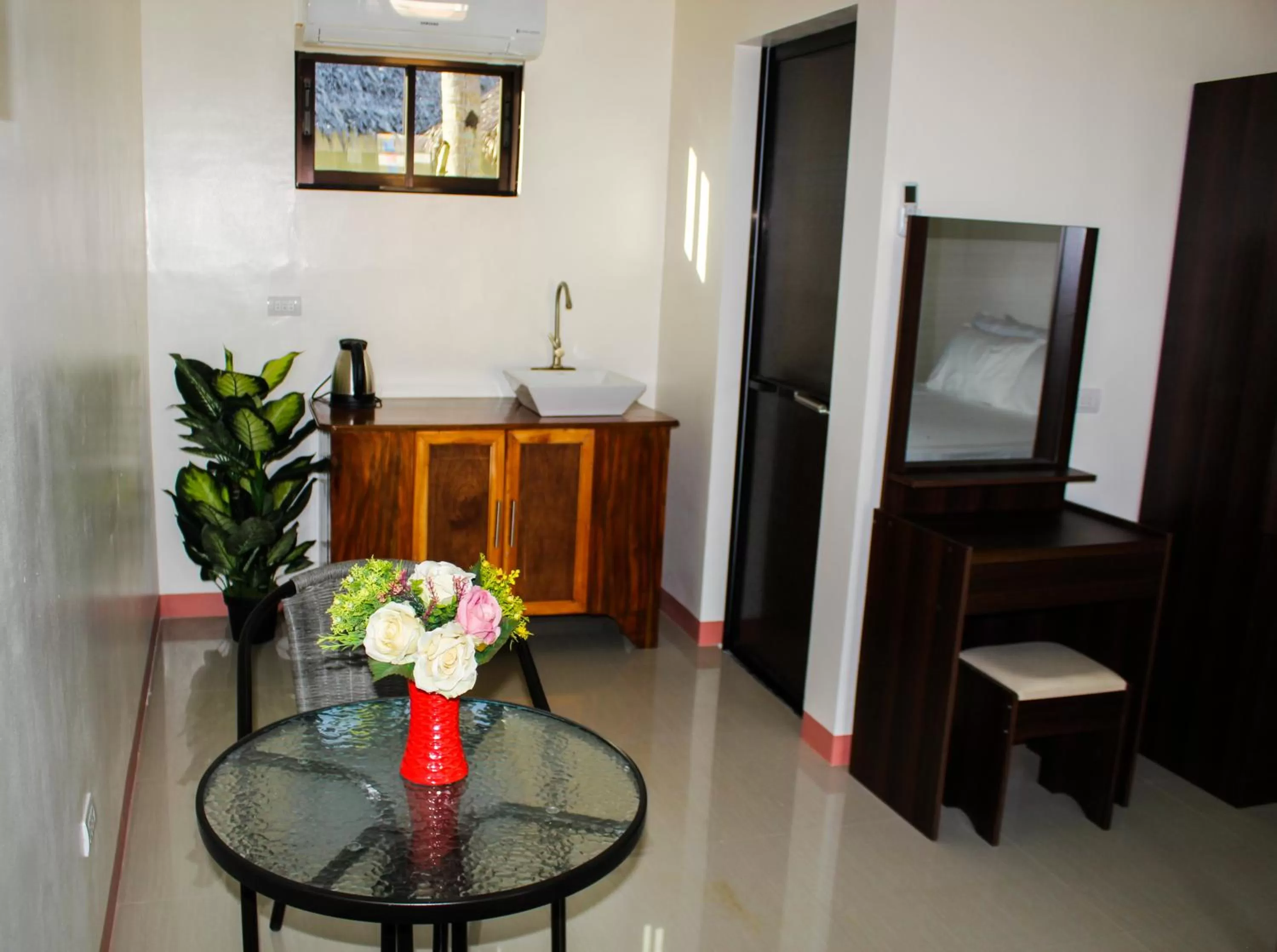 Kitchen or kitchenette in Aloha Seaside Resort