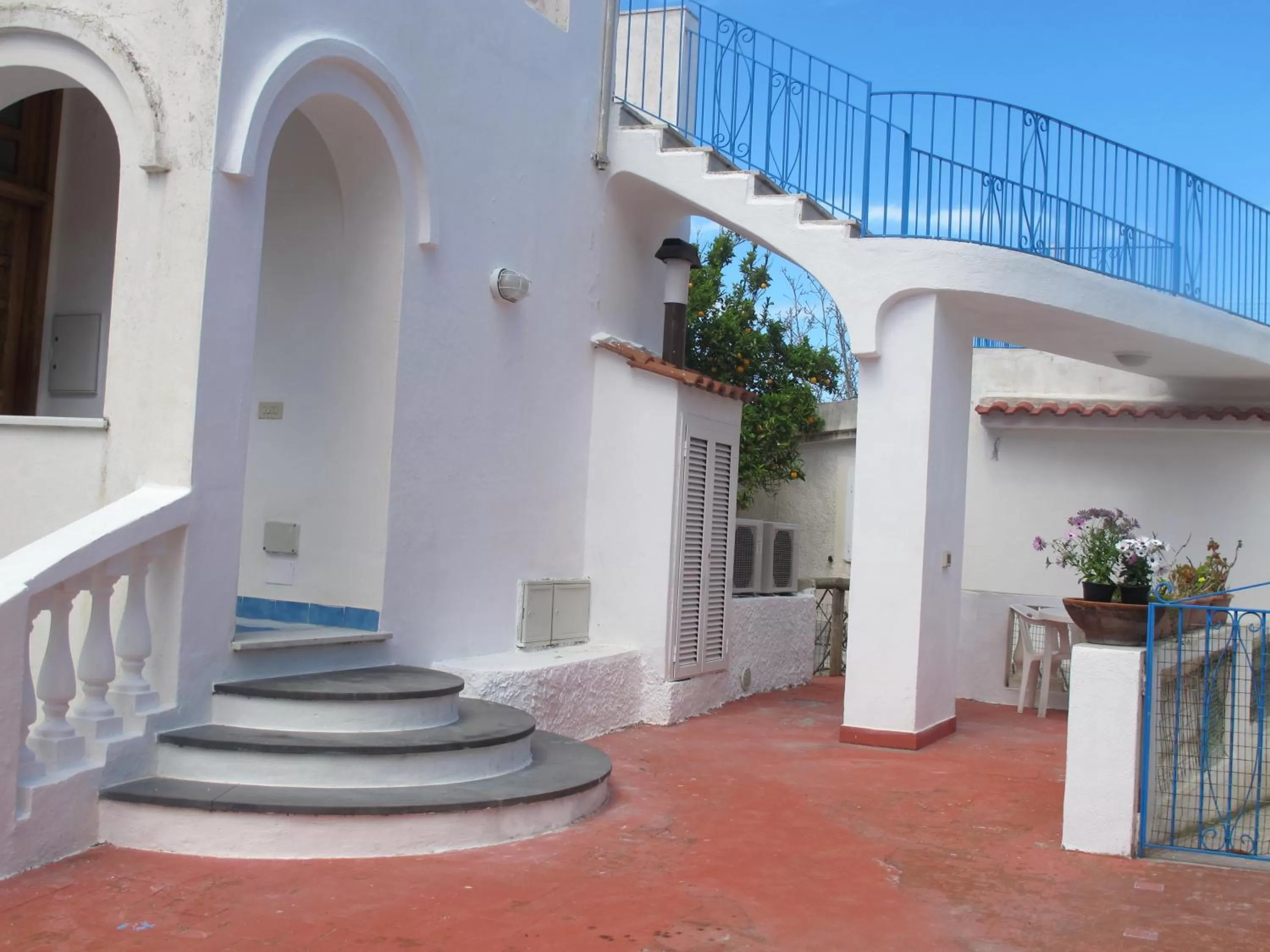 Facade/entrance in Aparthotel Villa Marinù