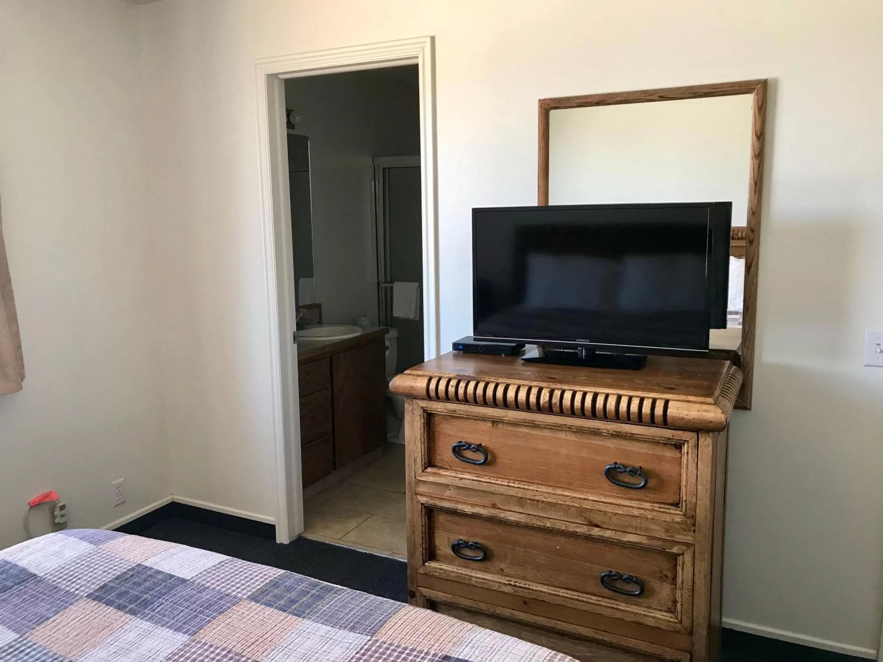 Bed in Four Corners Inn