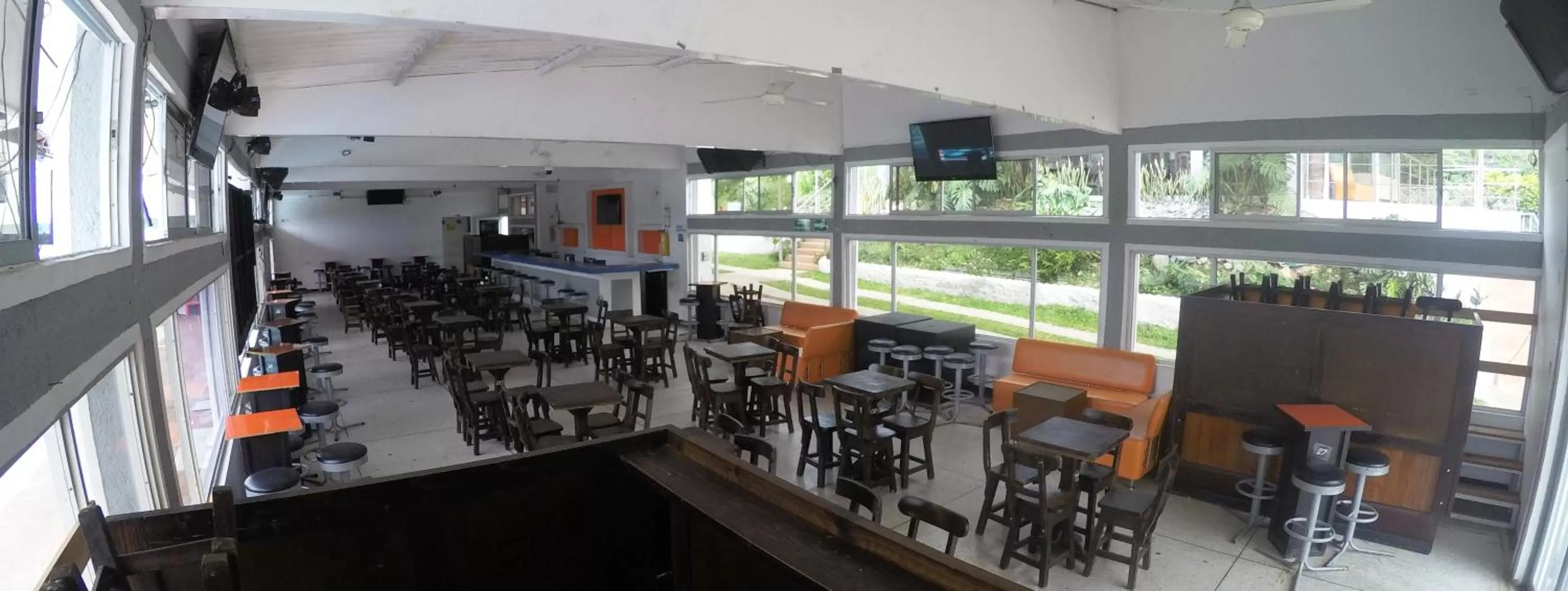 Karaoke, Restaurant/Places to Eat in Sky Club Eco Hotel