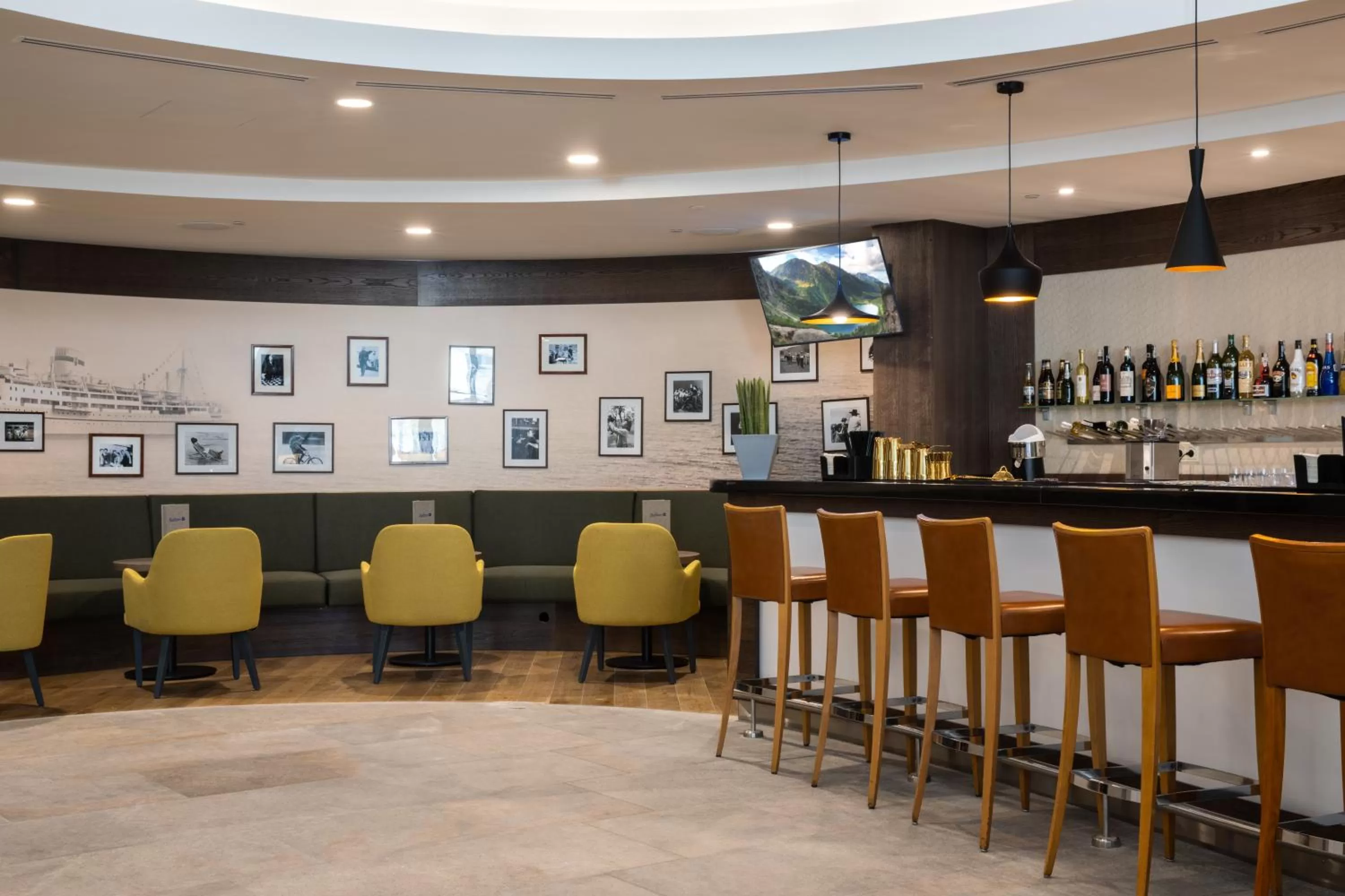 Restaurant/places to eat in Radisson Blu Hotel & Residences