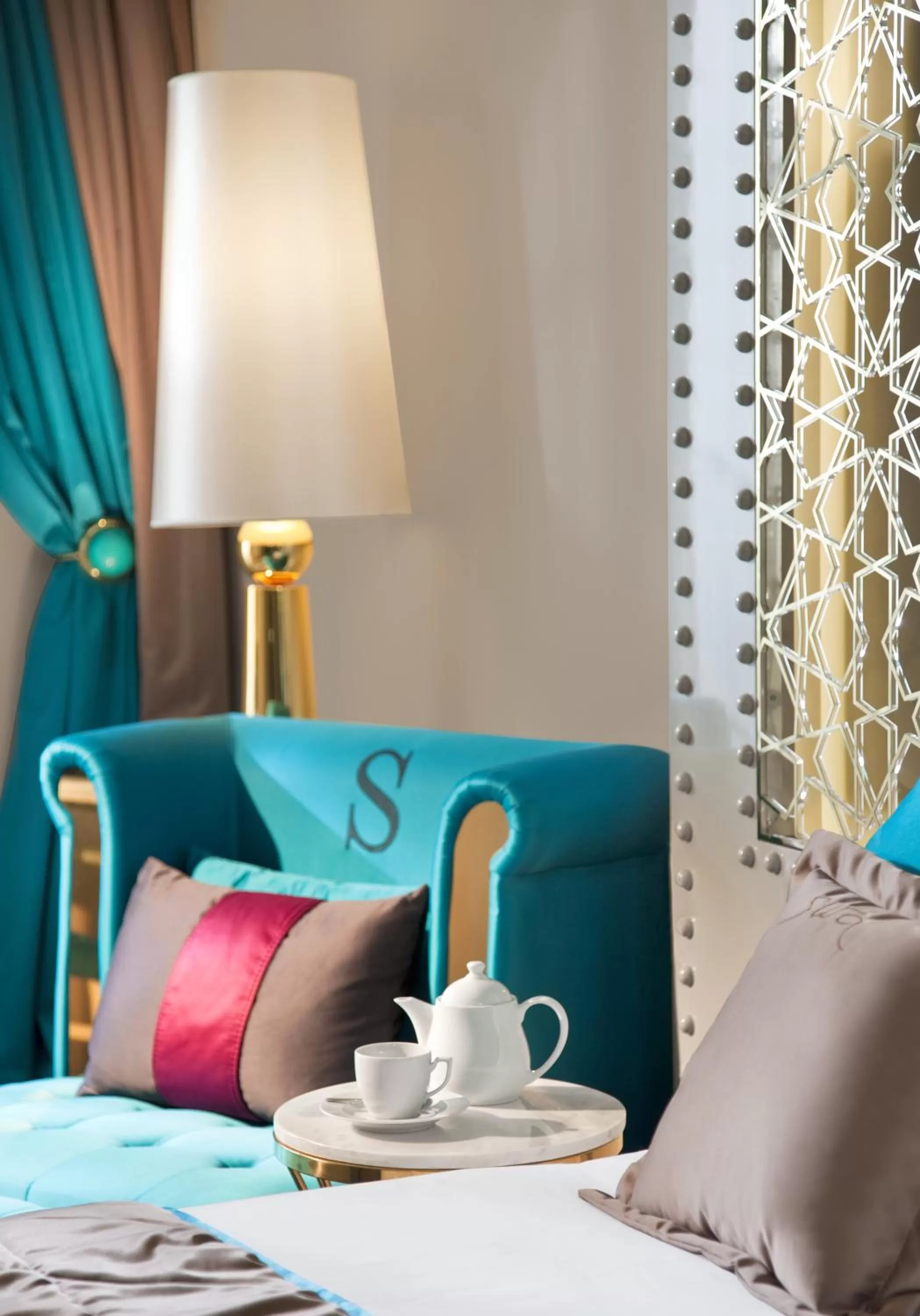 Seating area, Bed in Sura Design Hotel & Suites