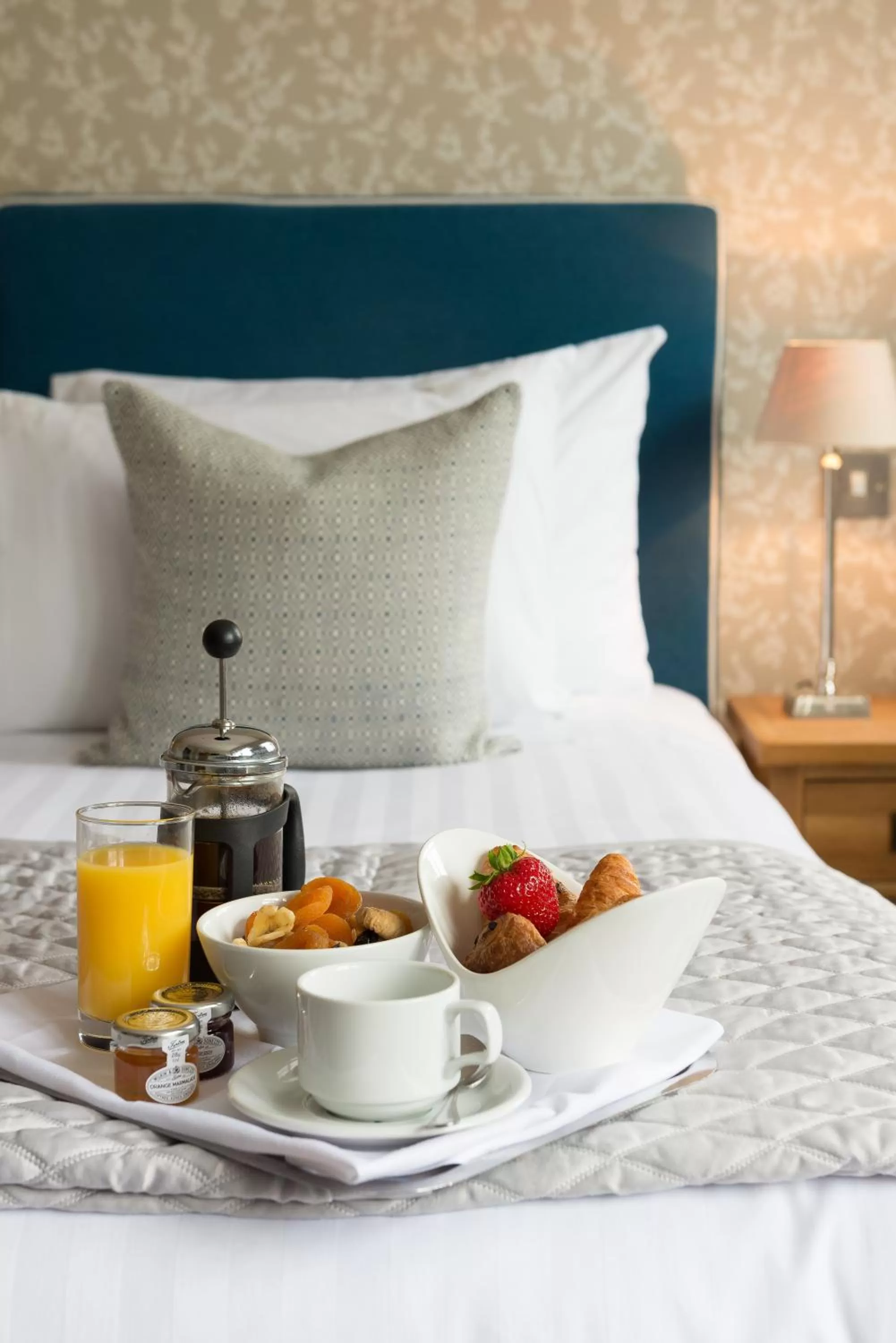 Continental breakfast, Bed in Best Western The Rose & Crown Hotel