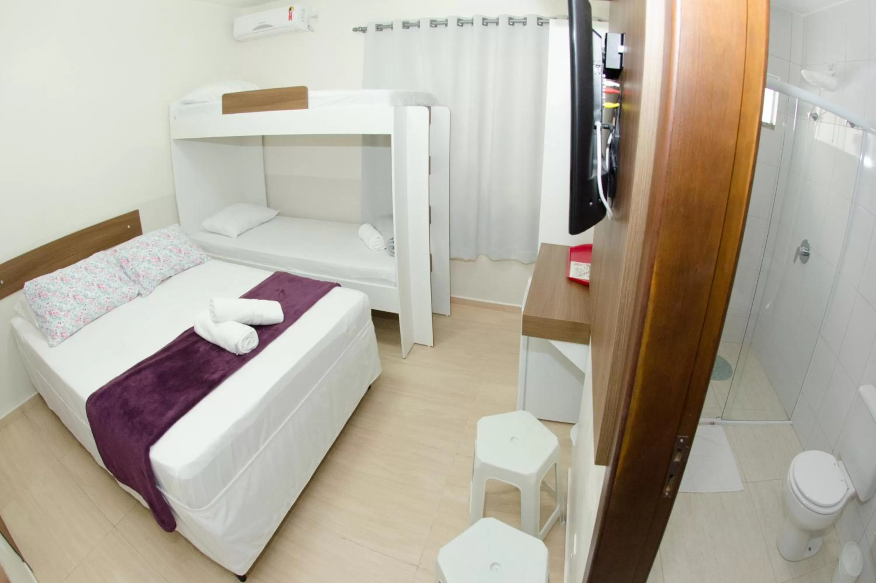 Bathroom, Bed in Pousada Recanto dos Anjos