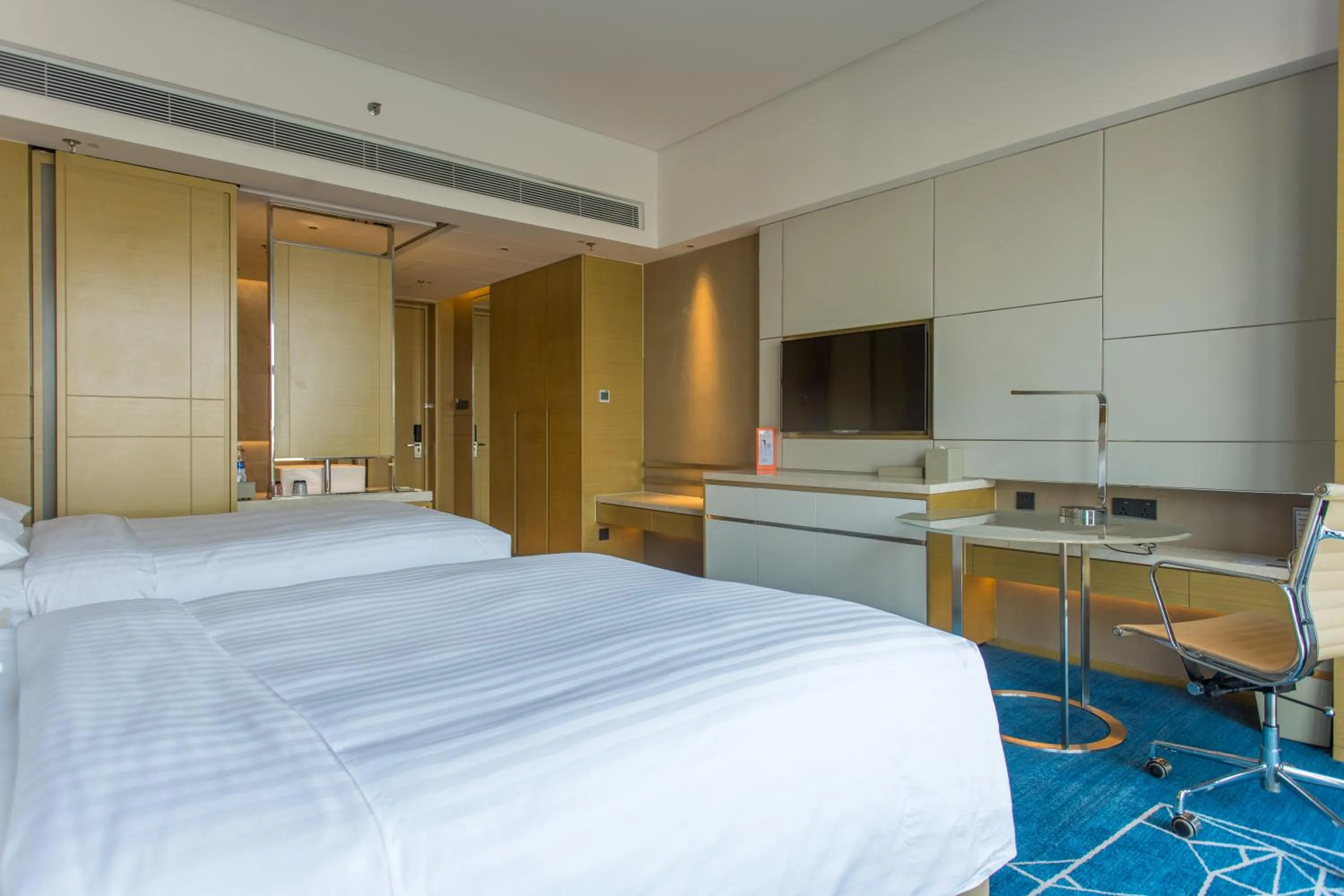 TV and multimedia, Bed in Courtyard by Marriott Shunde Longjiang