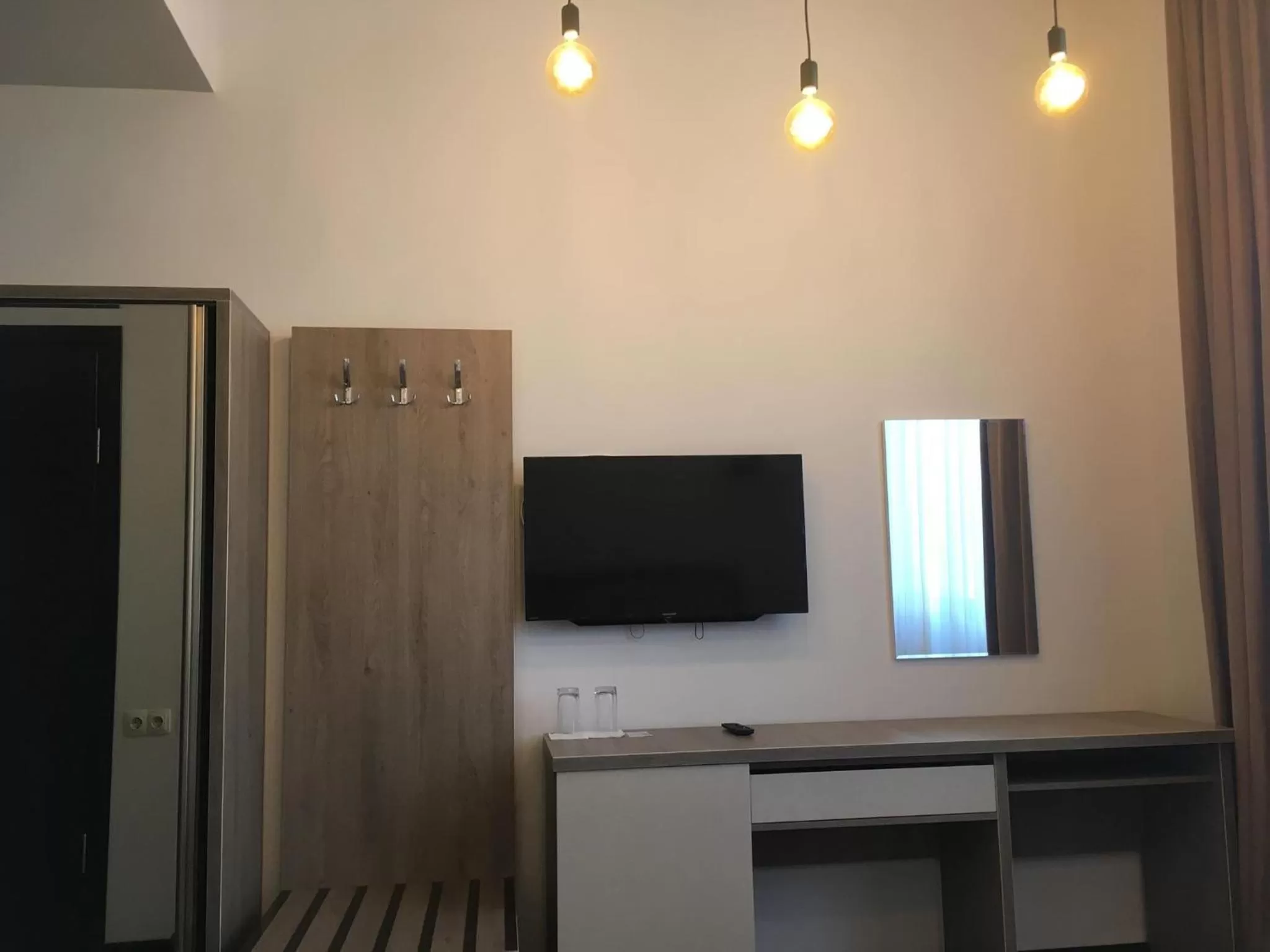 TV/Entertainment Center in Iveria