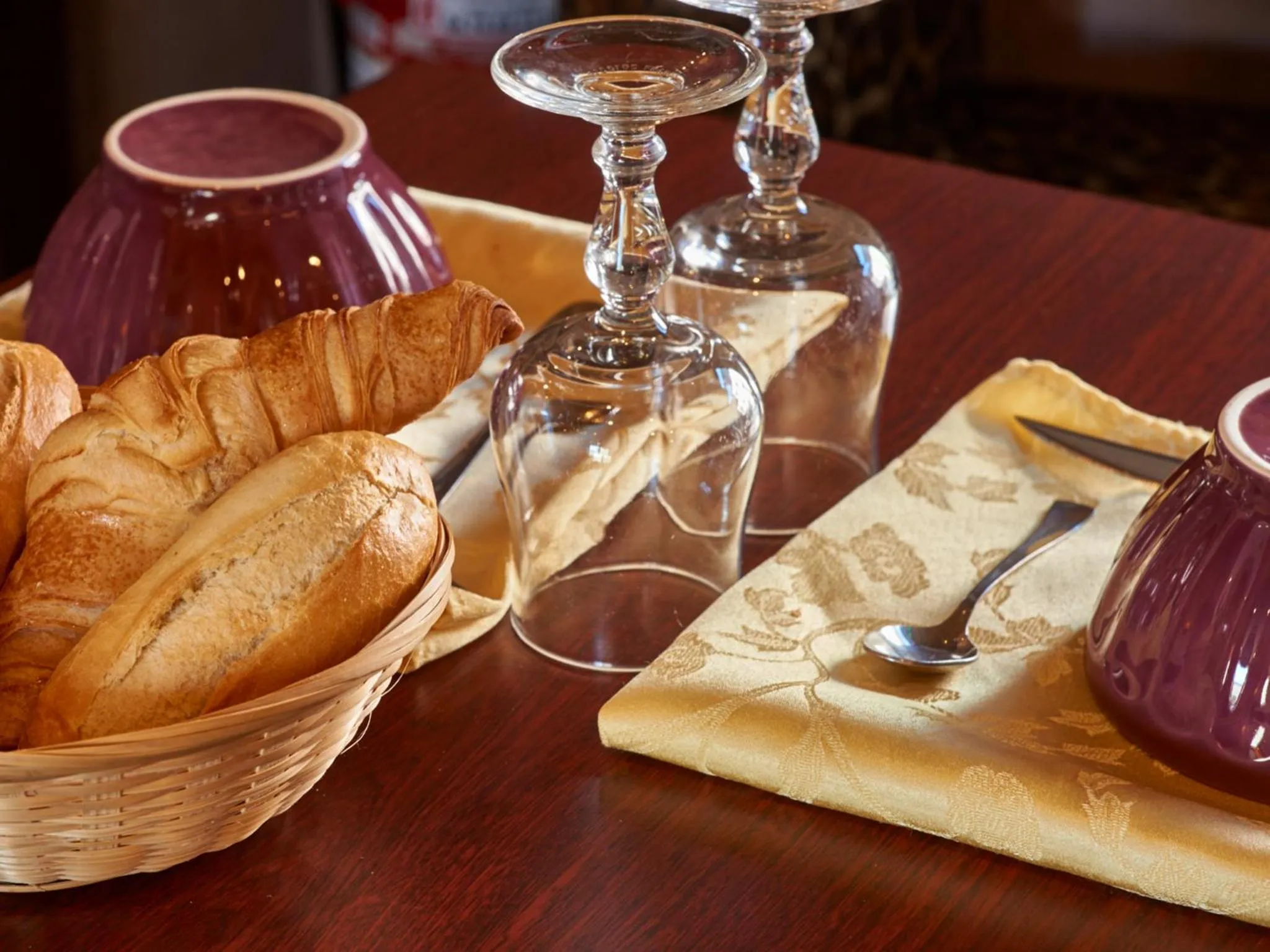 Continental breakfast in Logis hôtel Au Relais Nivernais