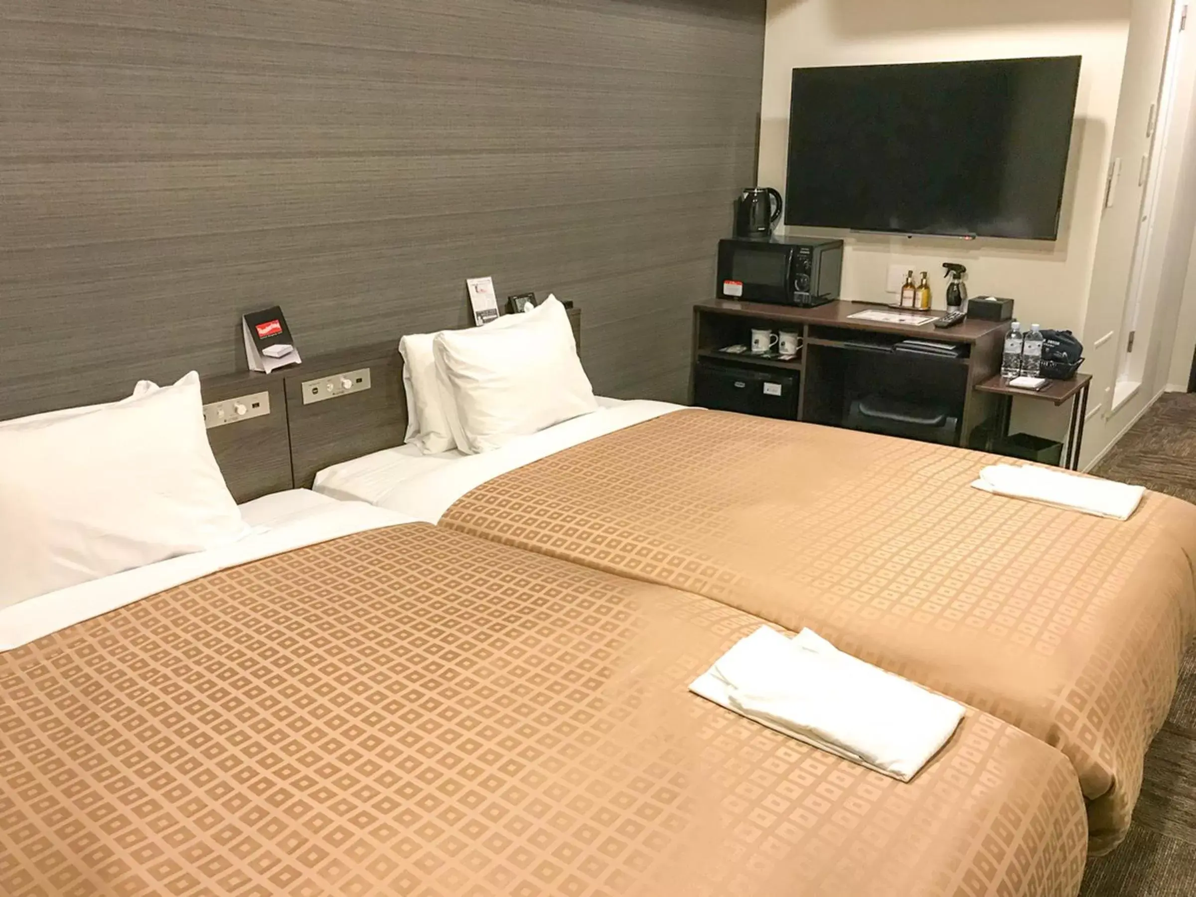 Twin Room - single occupancy - Non-Smoking in Hotel Livemax Toyama Twin Room - single occupancy - Non-Smoking in Hotel Livemax Toyama