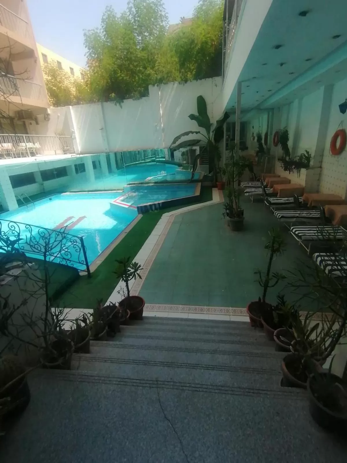 Swimming pool in Windsor Hotel Luxor 中國人之家