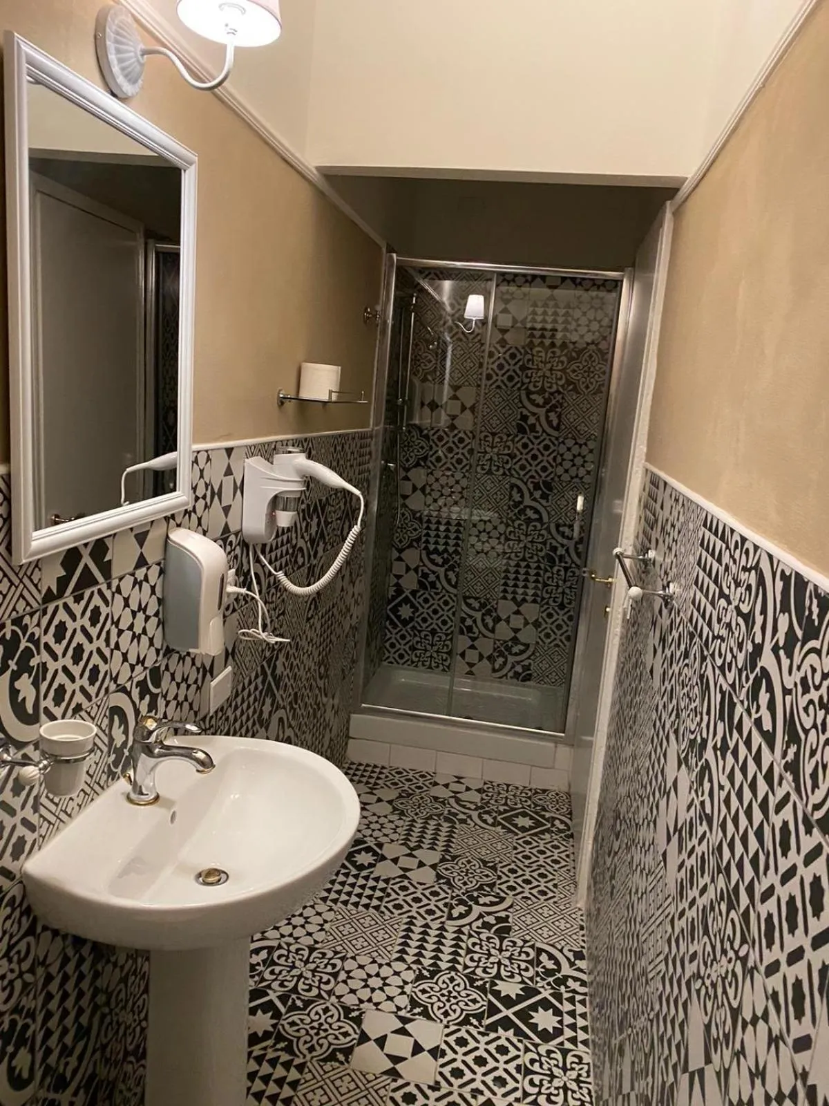 Bathroom in Boutique Hotel Calais Milano