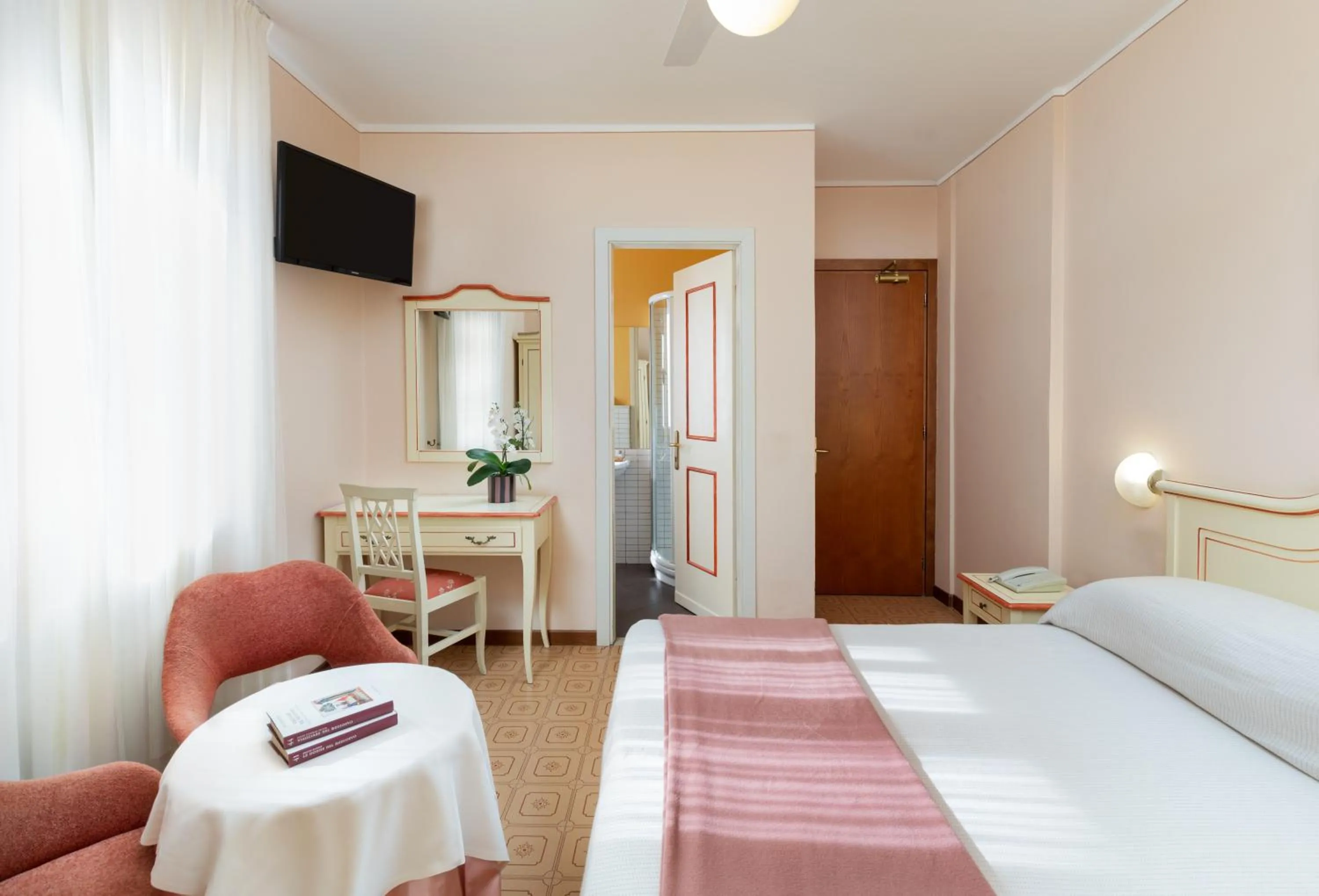 Bed in La Quiete Park Hotel