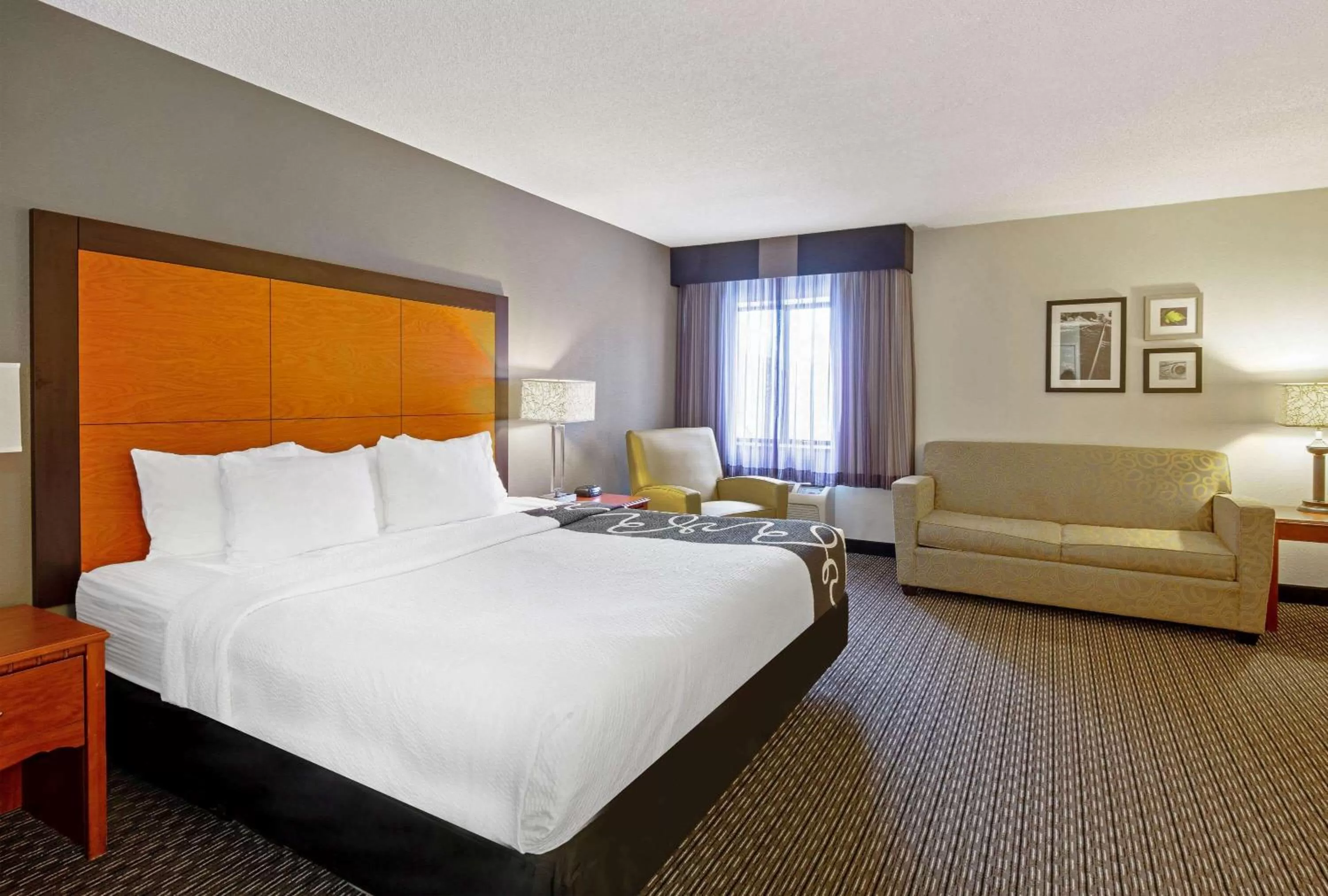Photo of the whole room, Bed in La Quinta by Wyndham Harrisburg Airport Hershey