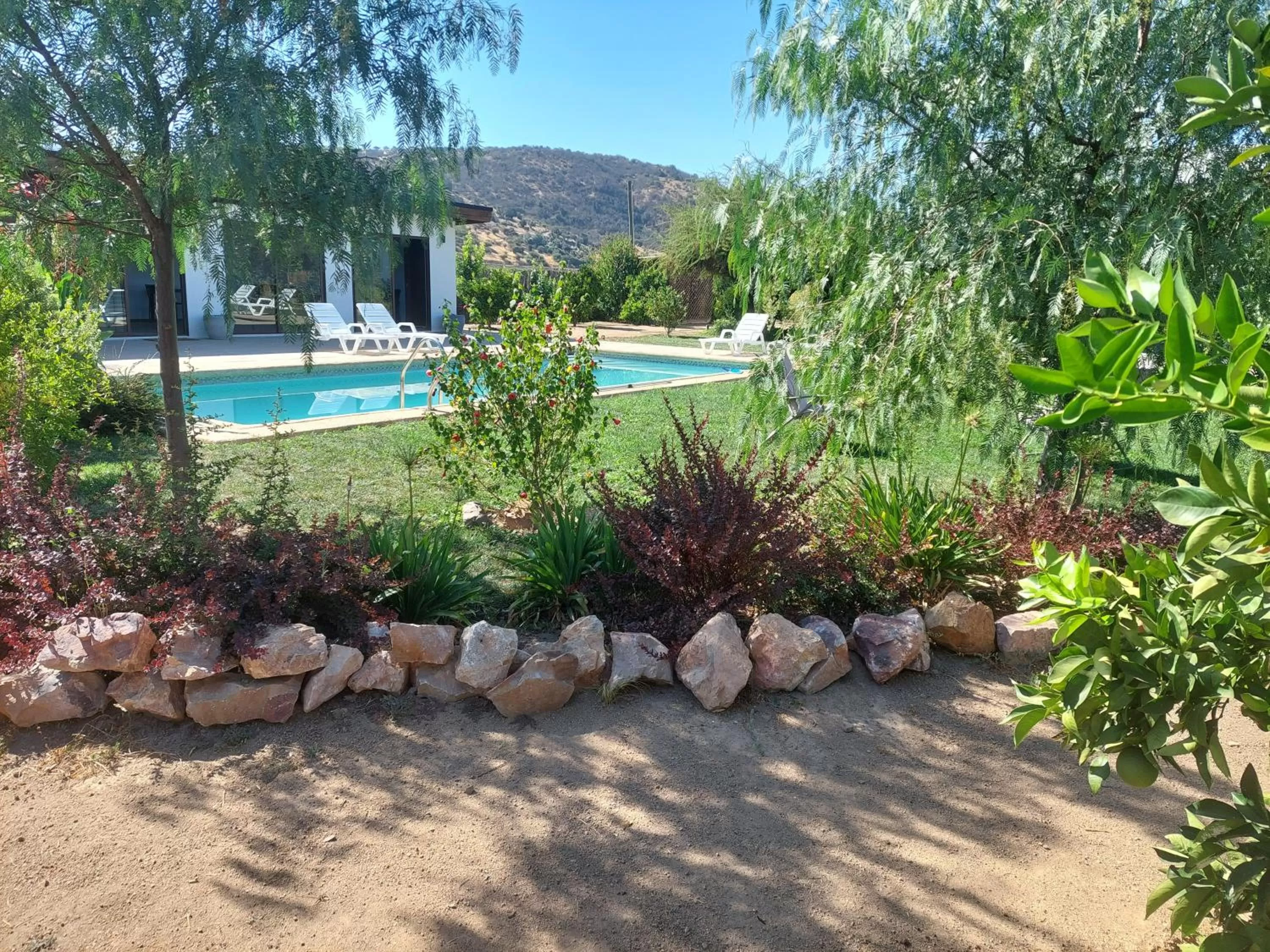 Garden view in Callihue Lodge