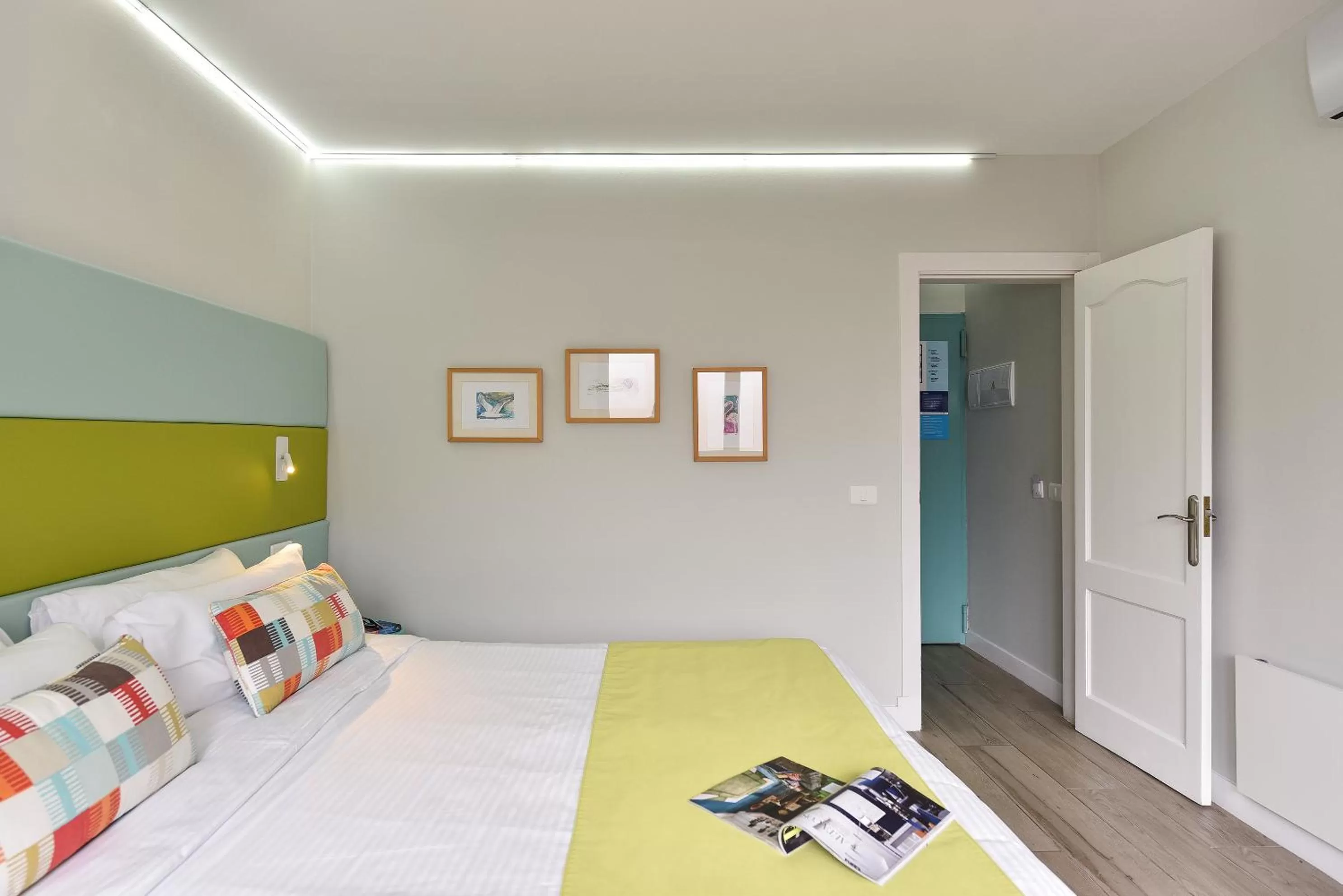 Photo of the whole room, Bed in Hotel Apartamento Bajamar