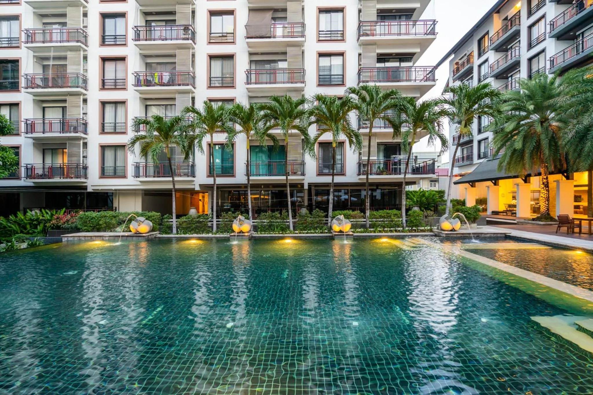 Swimming pool in Amanta Hotel & Residence Ratchada