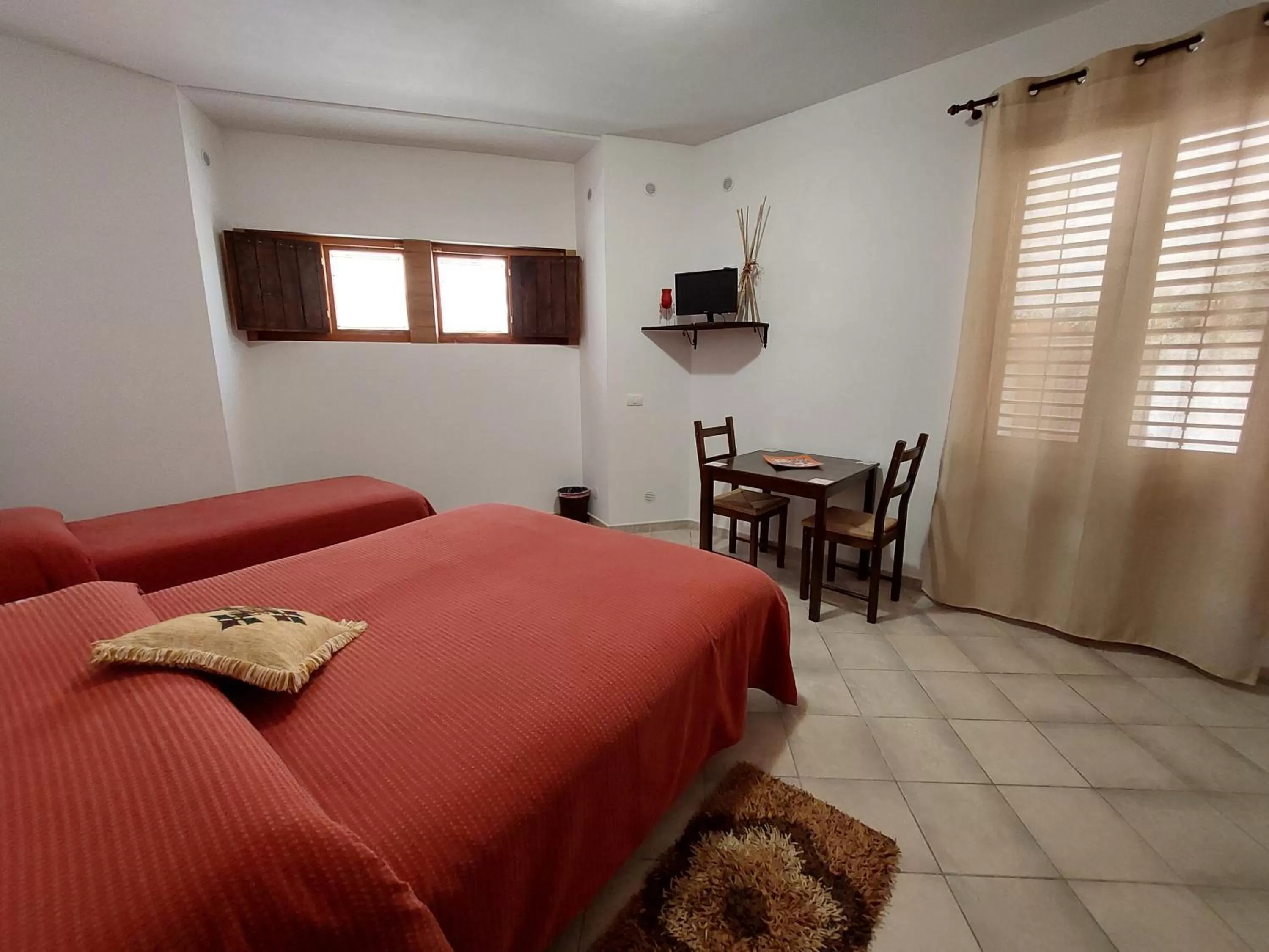 Photo of the whole room, Bed in Cloris Guest House