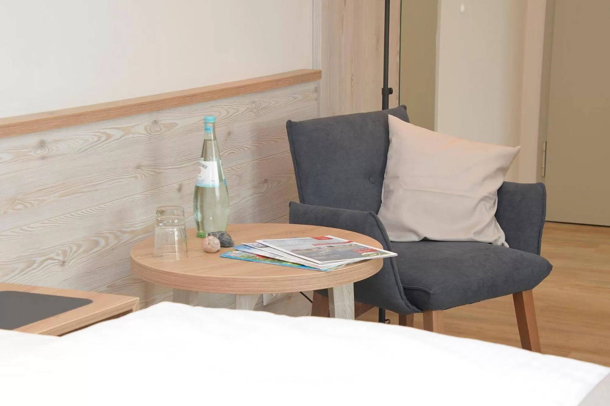 Photo of the whole room, Bed in Hotel Alter Muschelsaal