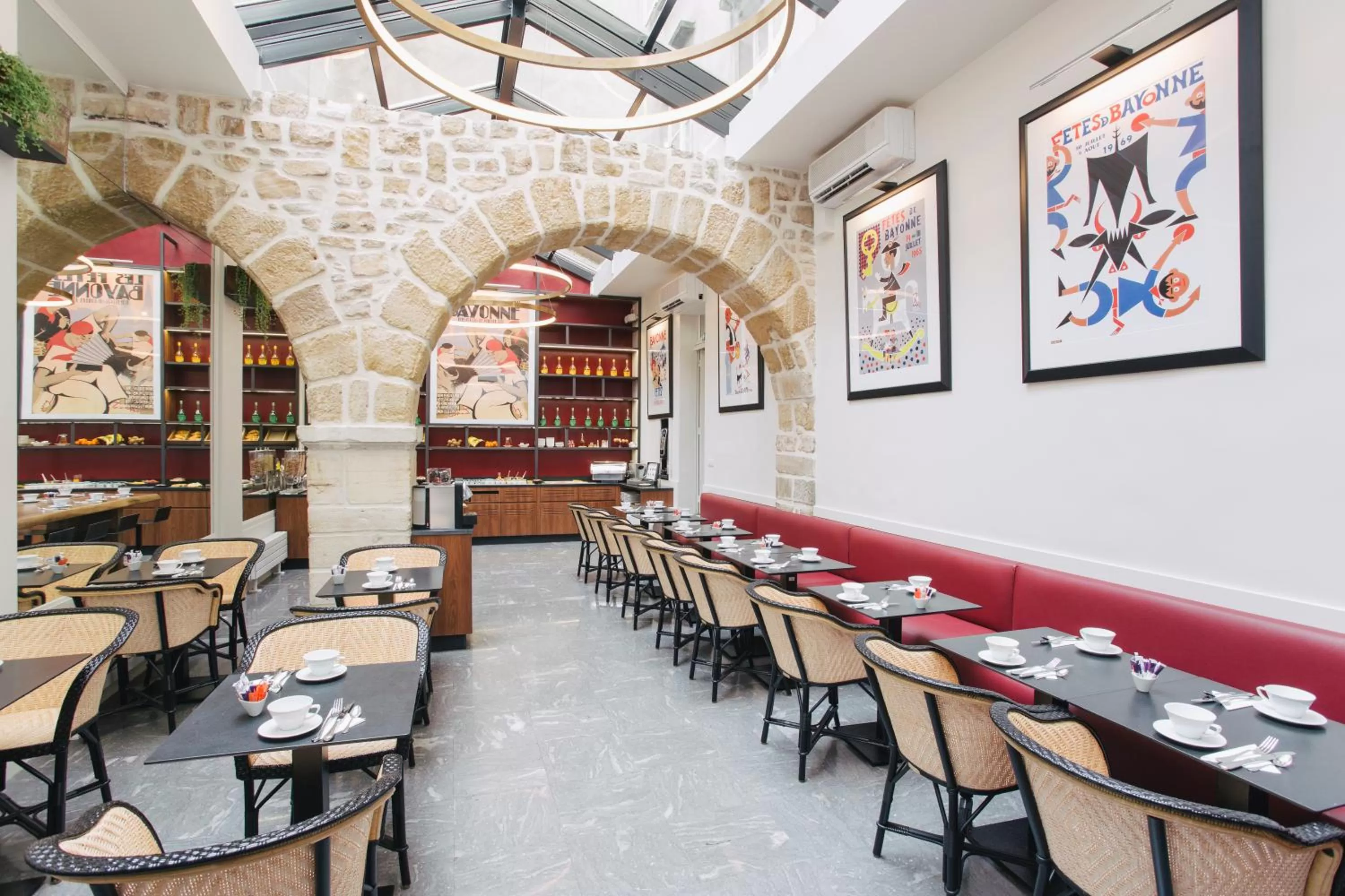 Buffet breakfast in Hôtel Mercure Bayonne Centre Le Grand Hotel