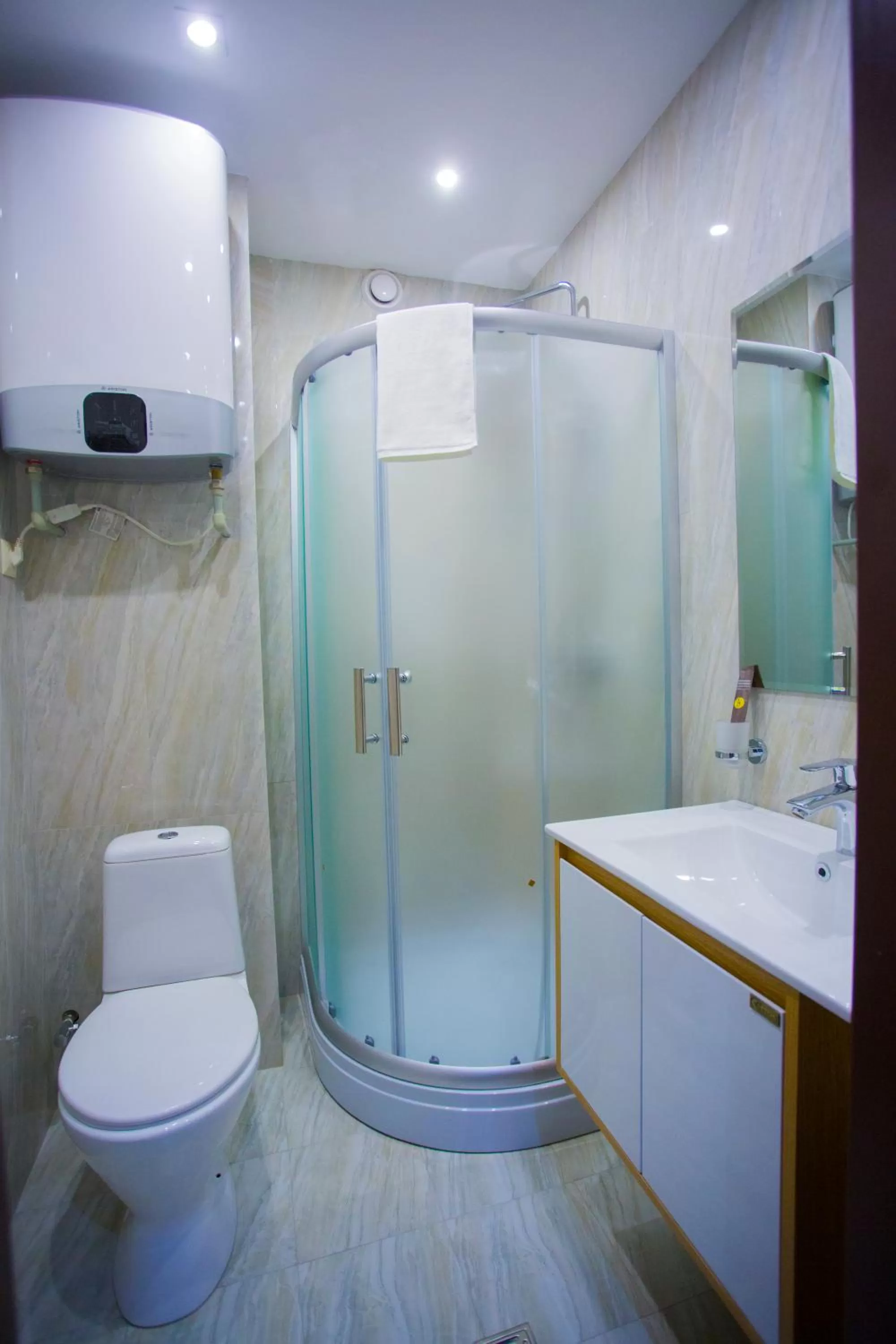 Shower in HOTEL AYNI