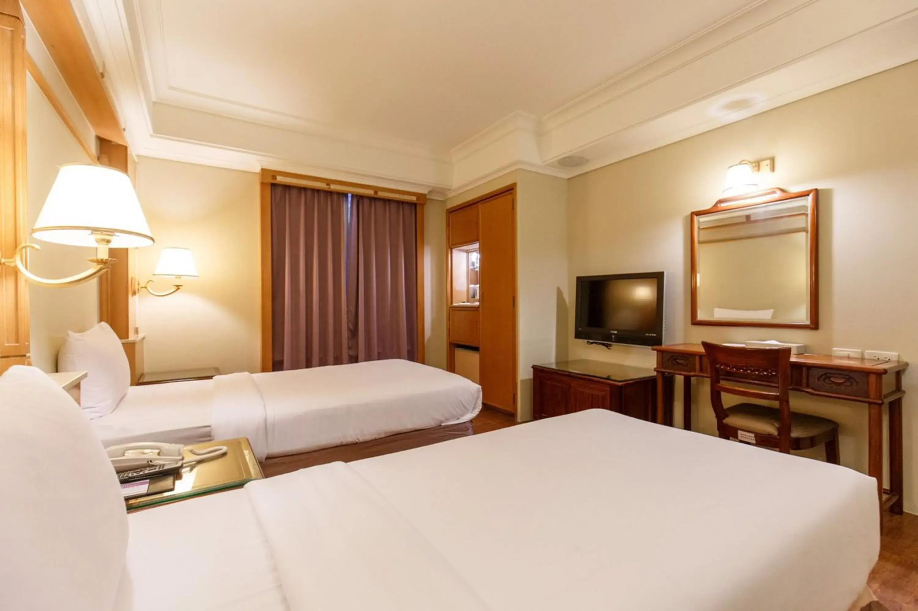 Triple Room with Private Bathroom in SL MOTEL Triple Room with Private Bathroom in SL MOTEL