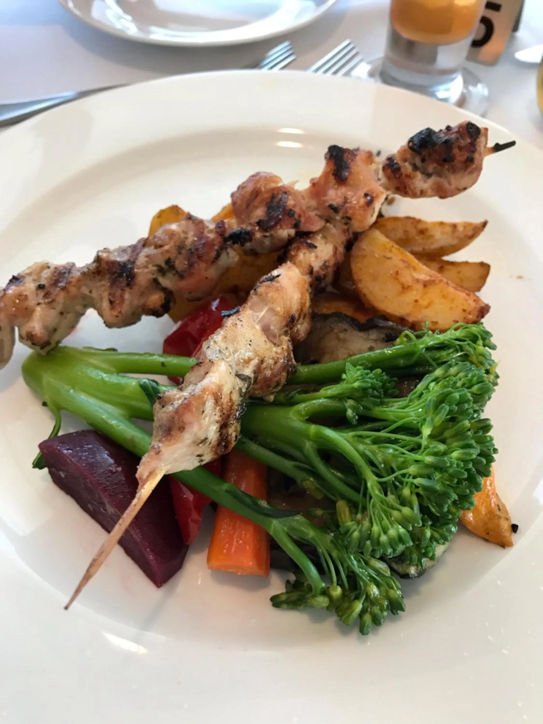 Restaurant/places to eat, Food in Metro Hotel & Apartments Gladstone