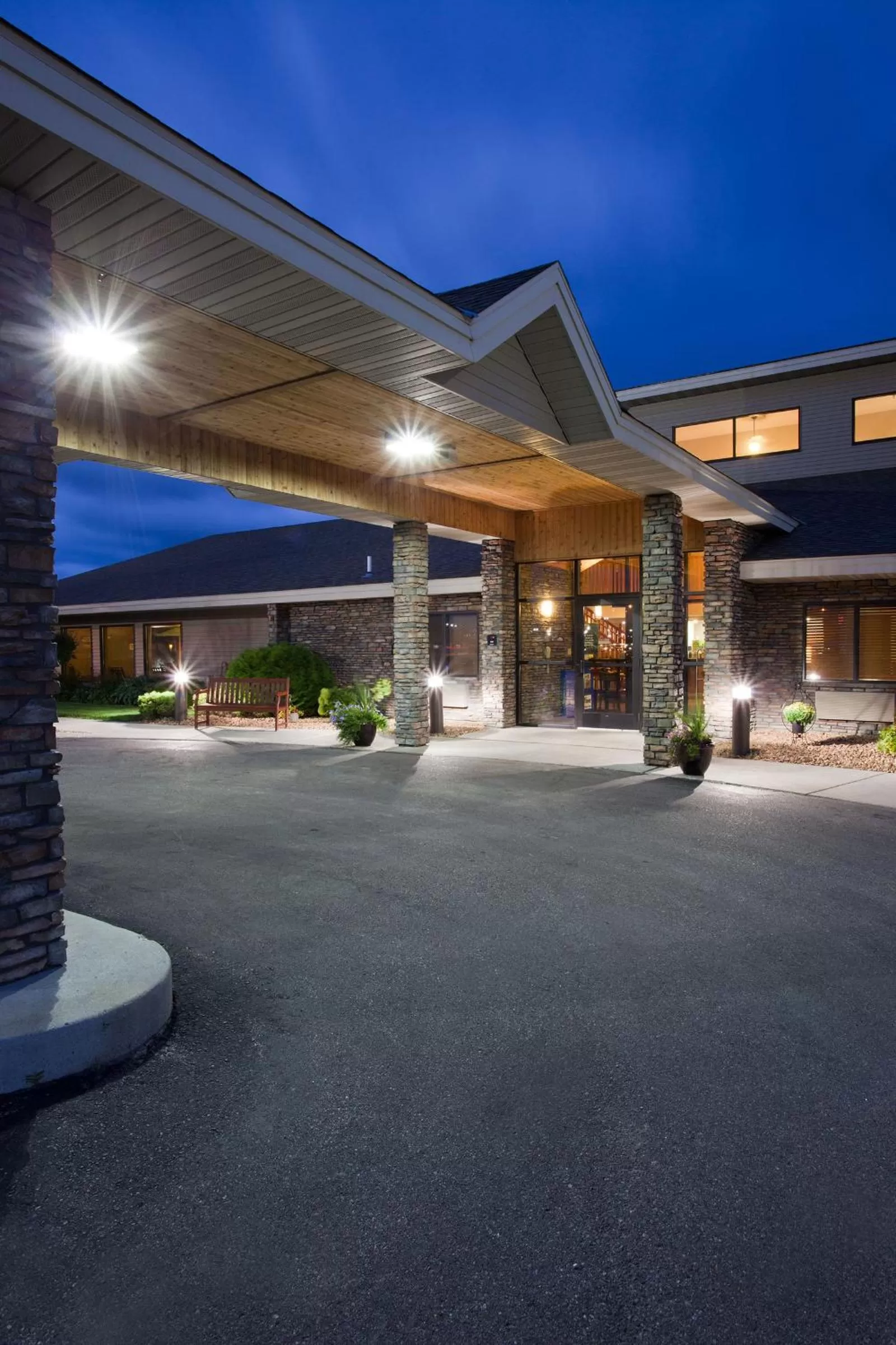 Facade/entrance in AmericInn by Wyndham Thief River Falls