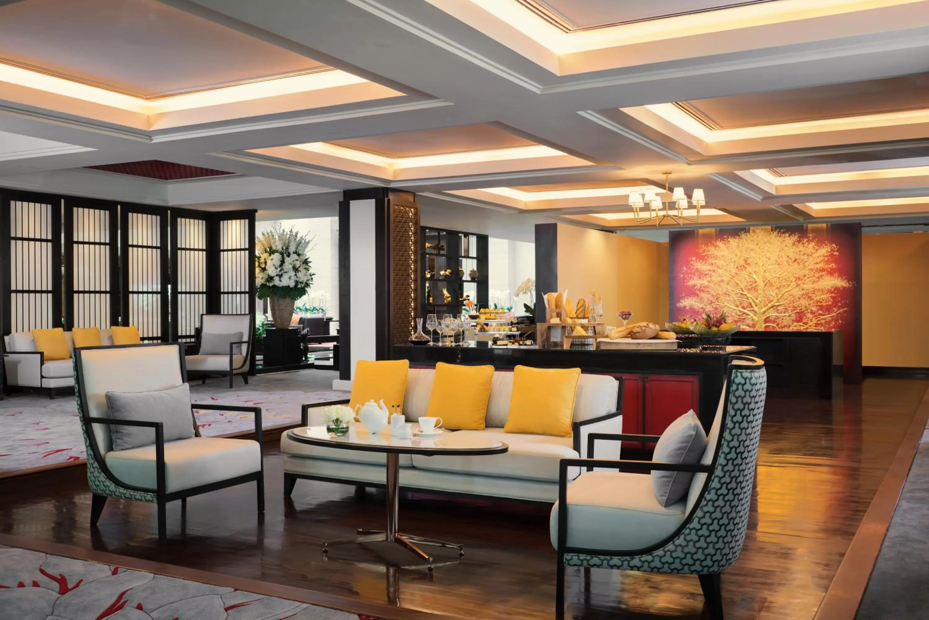 Lounge or bar in Anantara Riverside Bangkok Resort