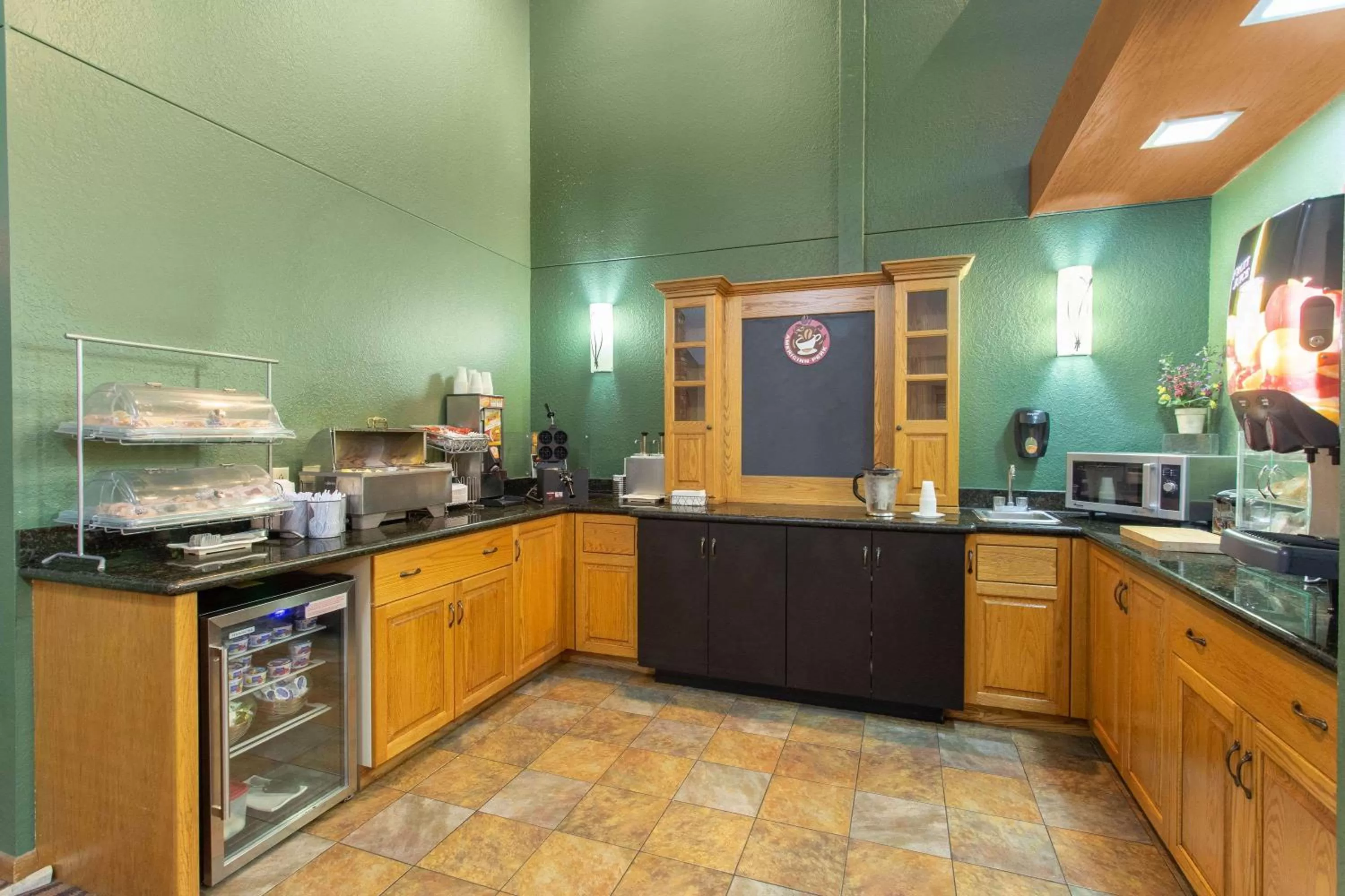 Restaurant/places to eat in AmericInn by Wyndham West Bend