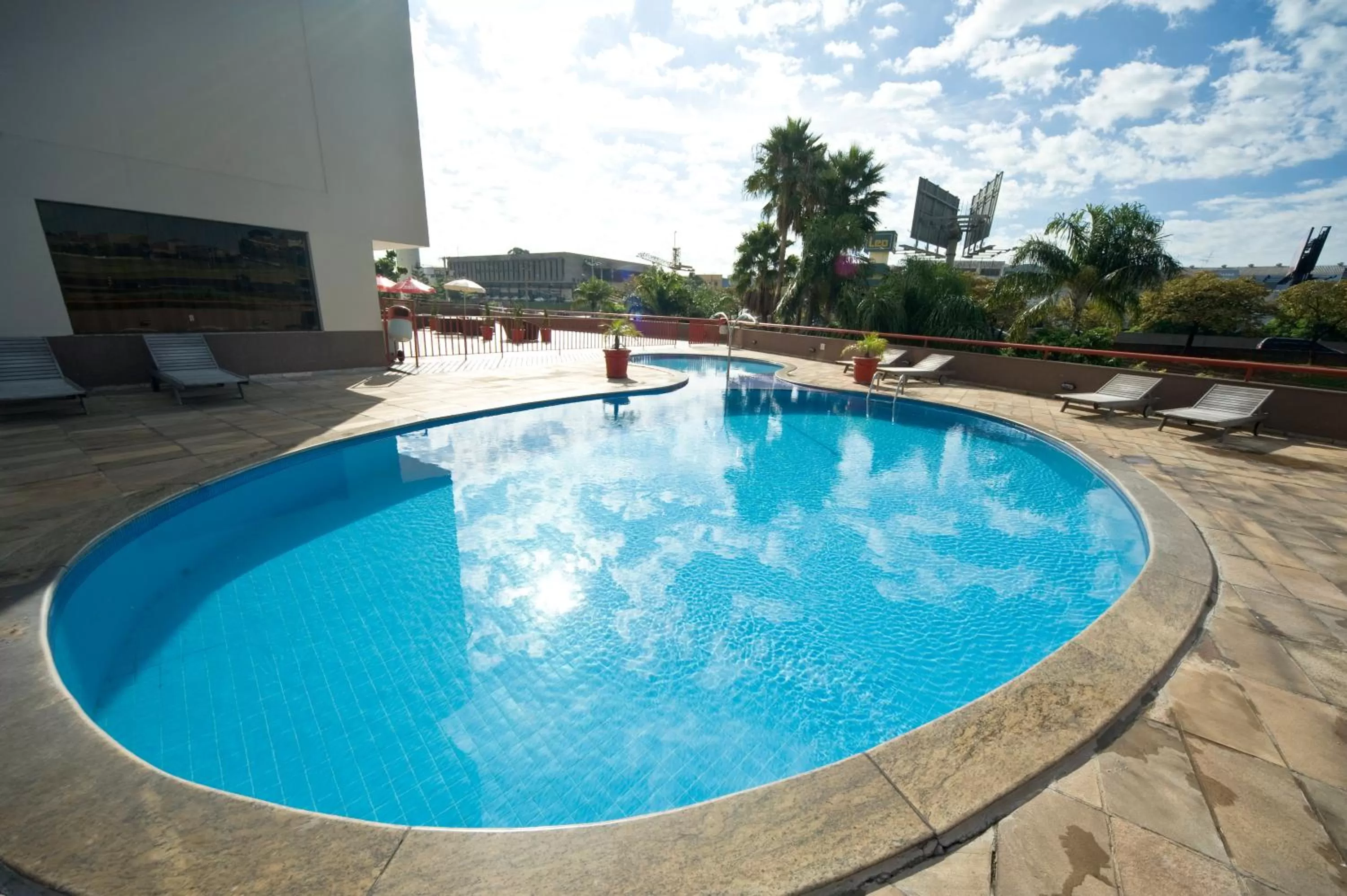 Pool view in Hotel Nacional Inn Campinas Trevo
