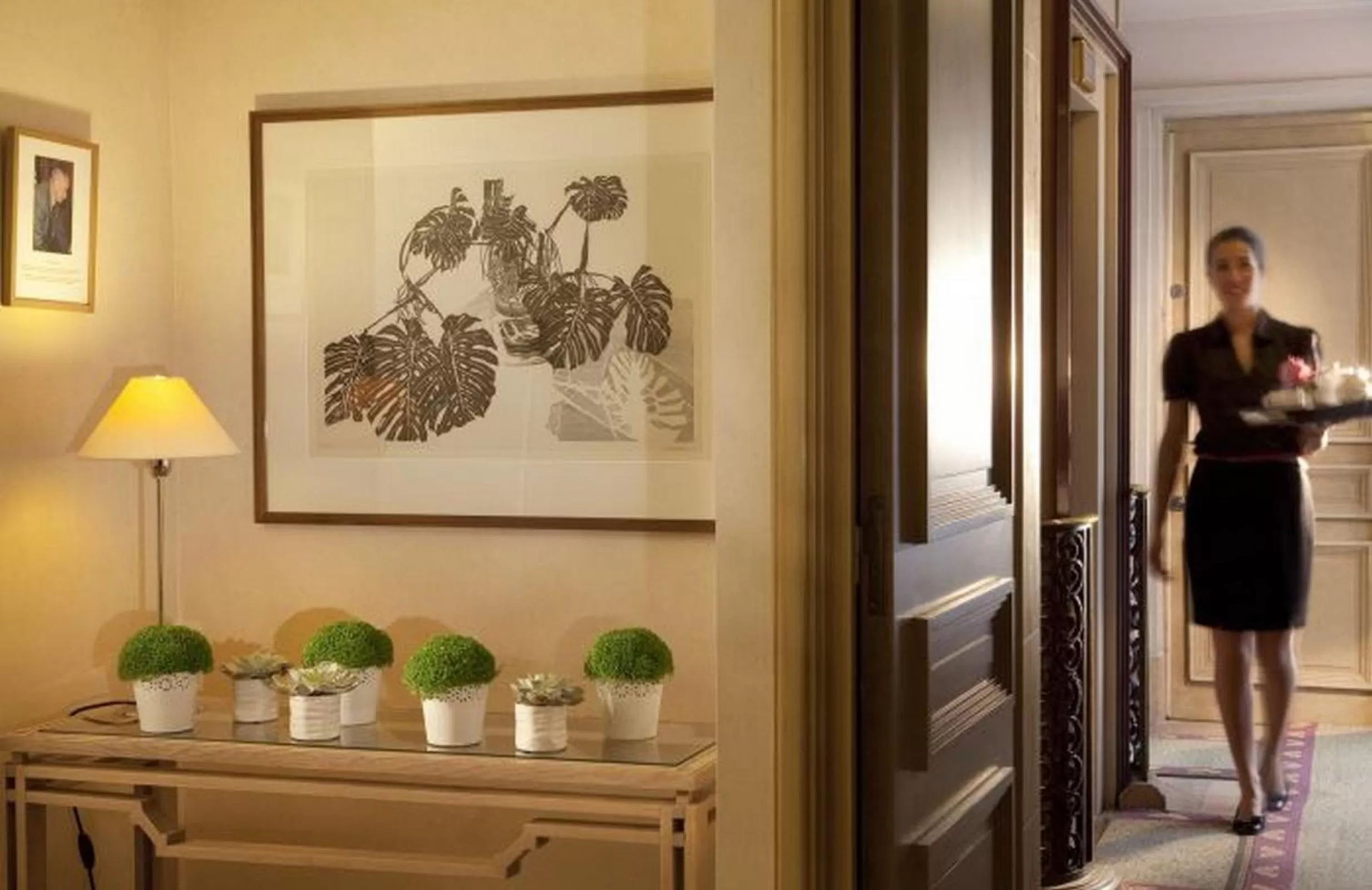 People in Hôtel Bedford