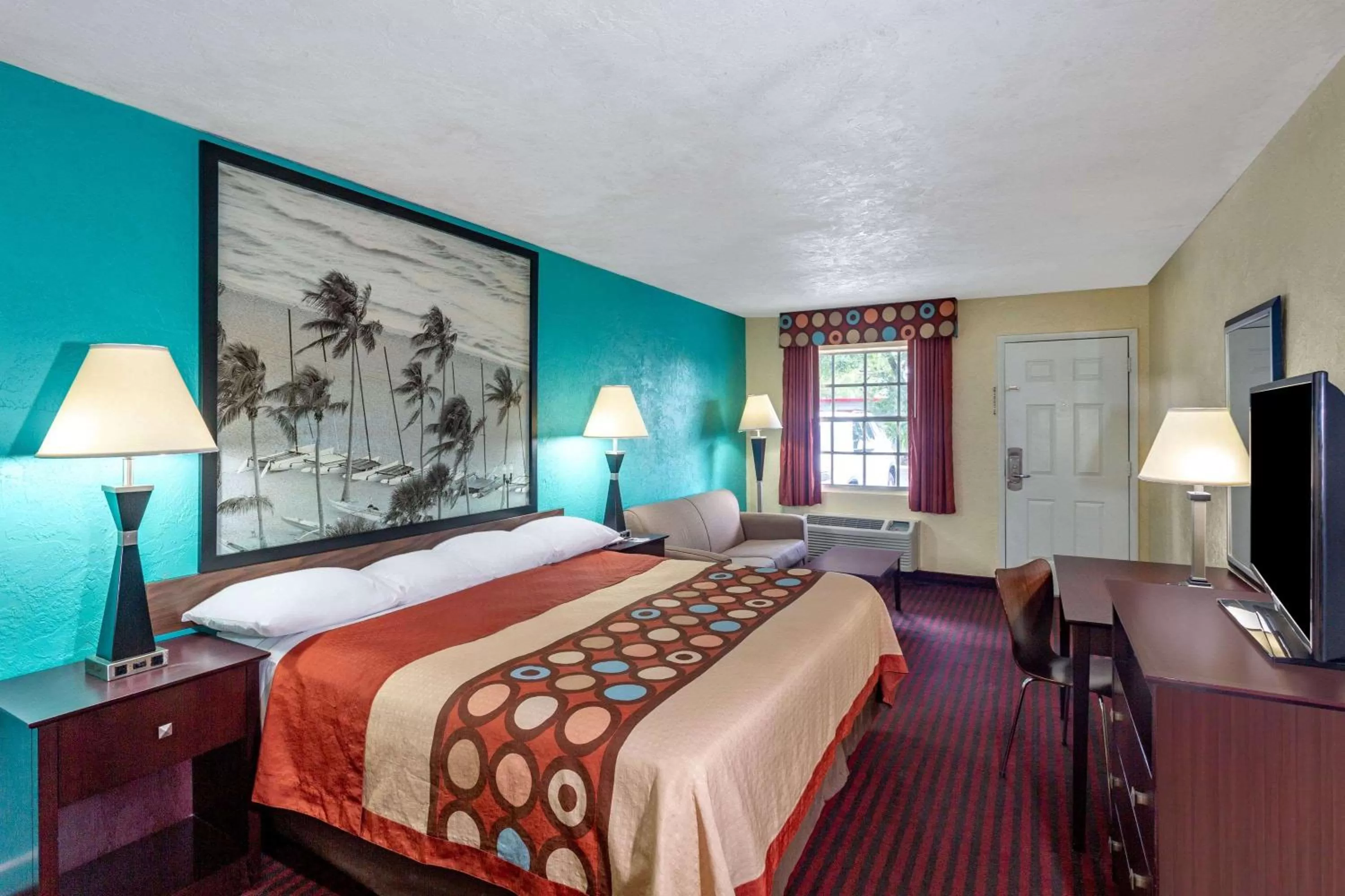 Photo of the whole room, Bed in Super 8 by Wyndham Bradenton Sarasota Area