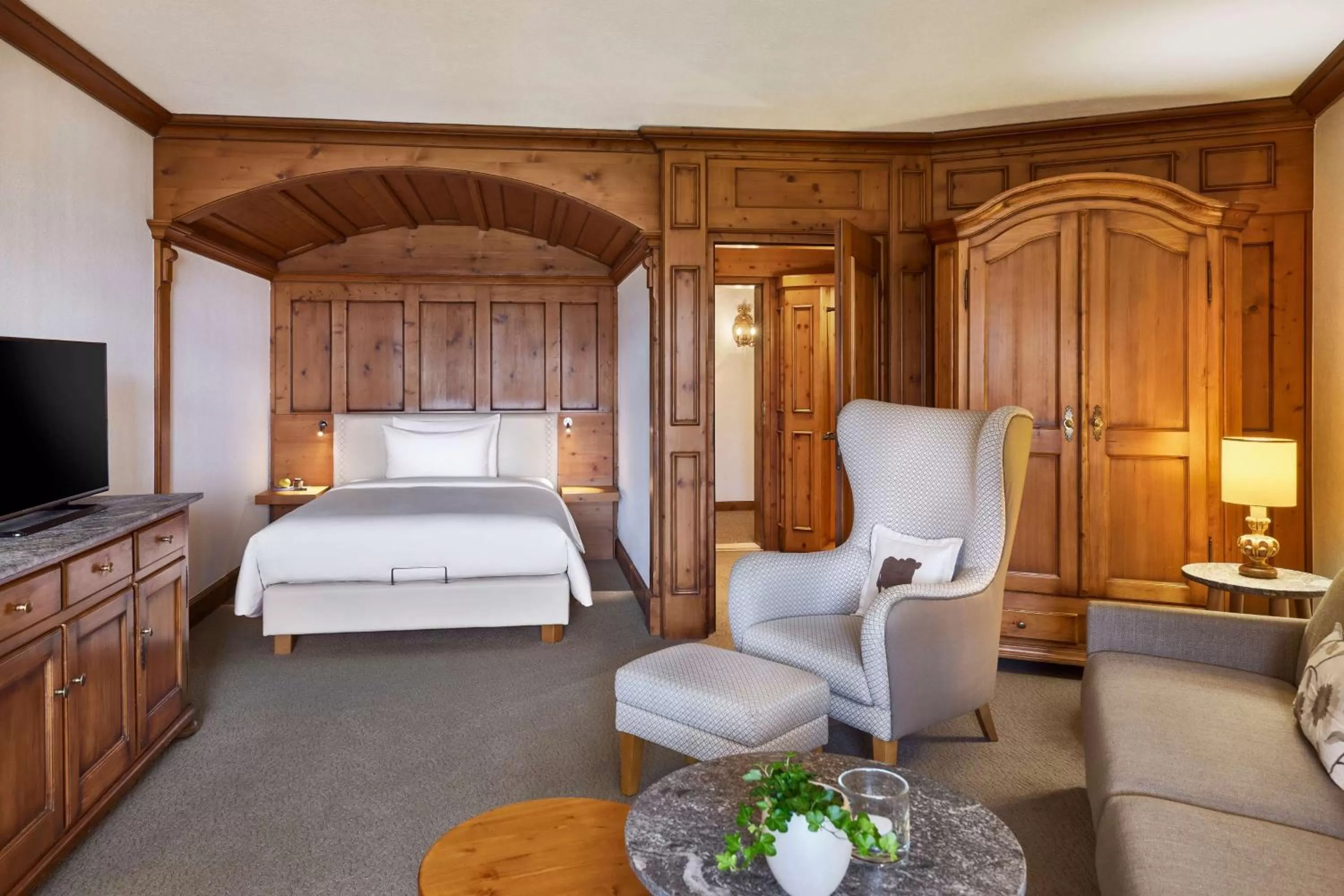 Bedroom, Bed in Parkhotel Oberstaufen