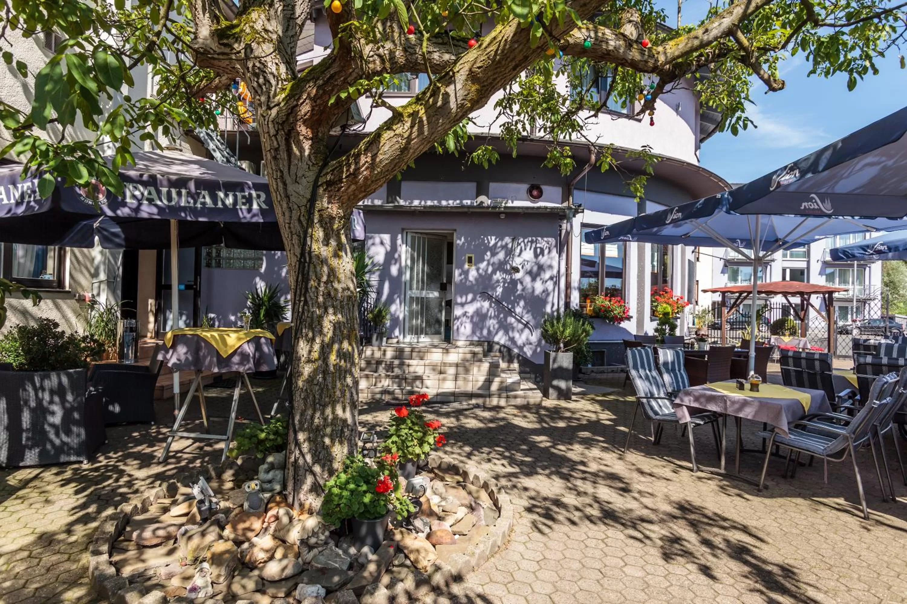 Property building in Hotel Kasserolle