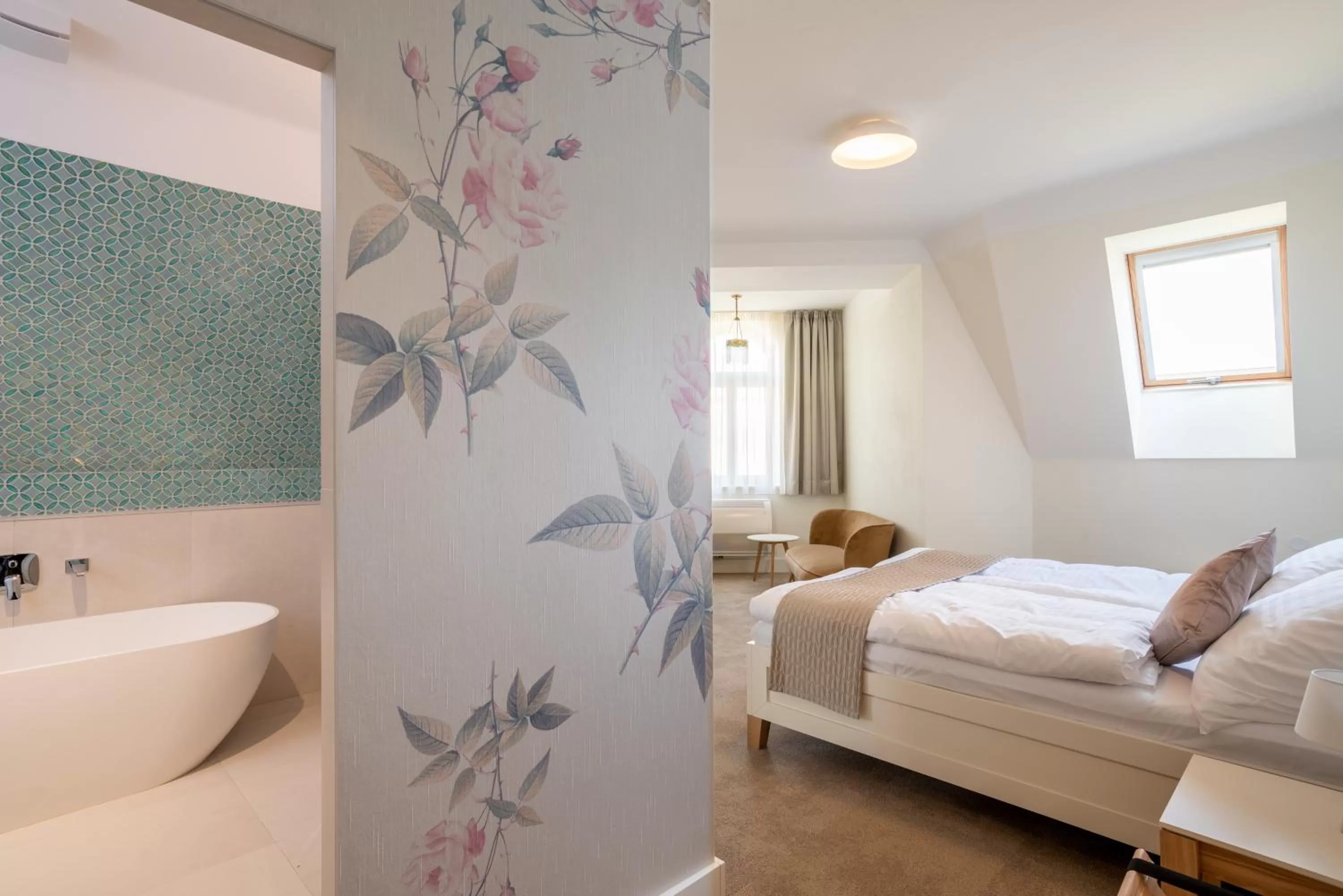 Bathroom, Bed in Villa Rosenaw