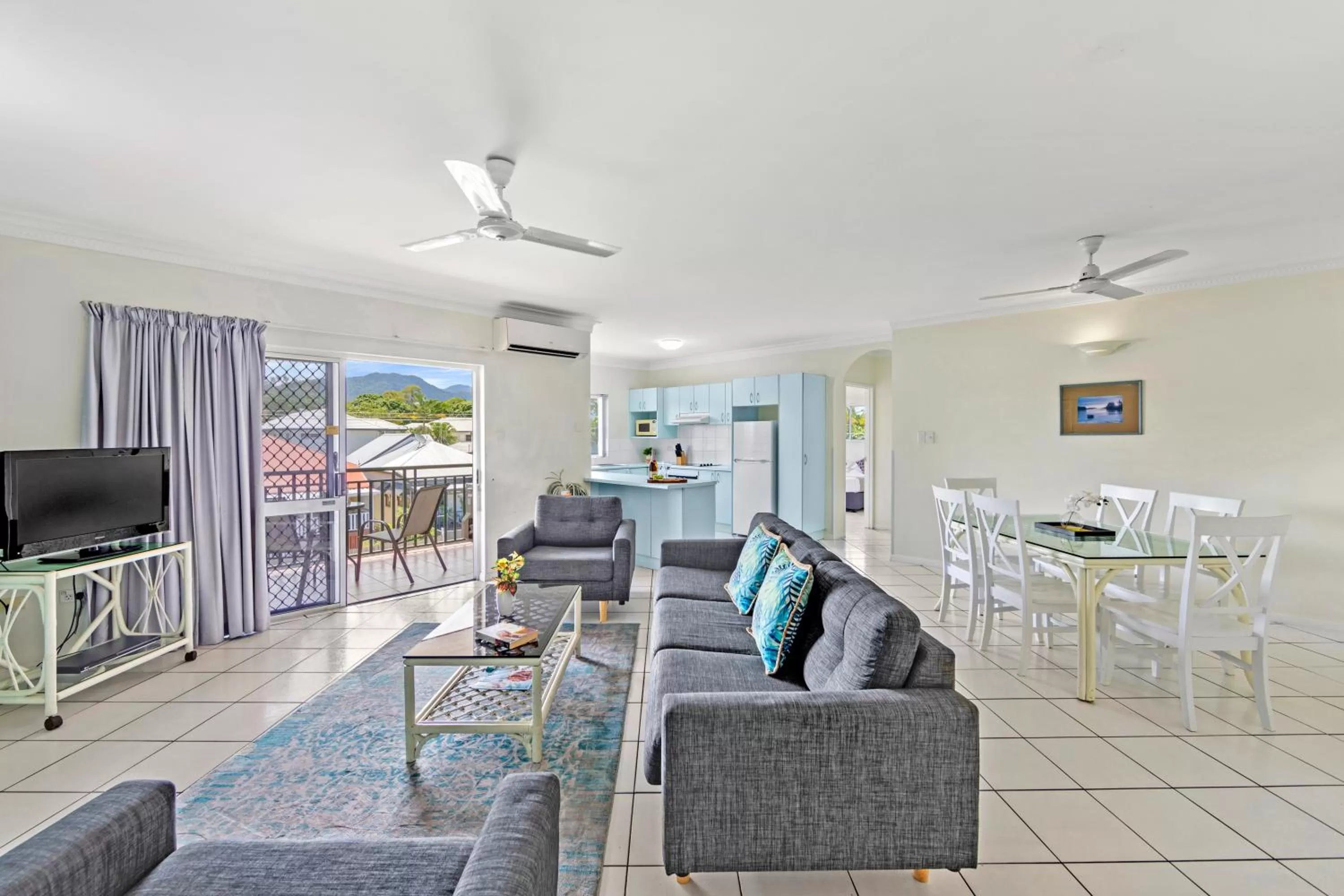 Lounge or bar in Koala Court Holiday Apartments