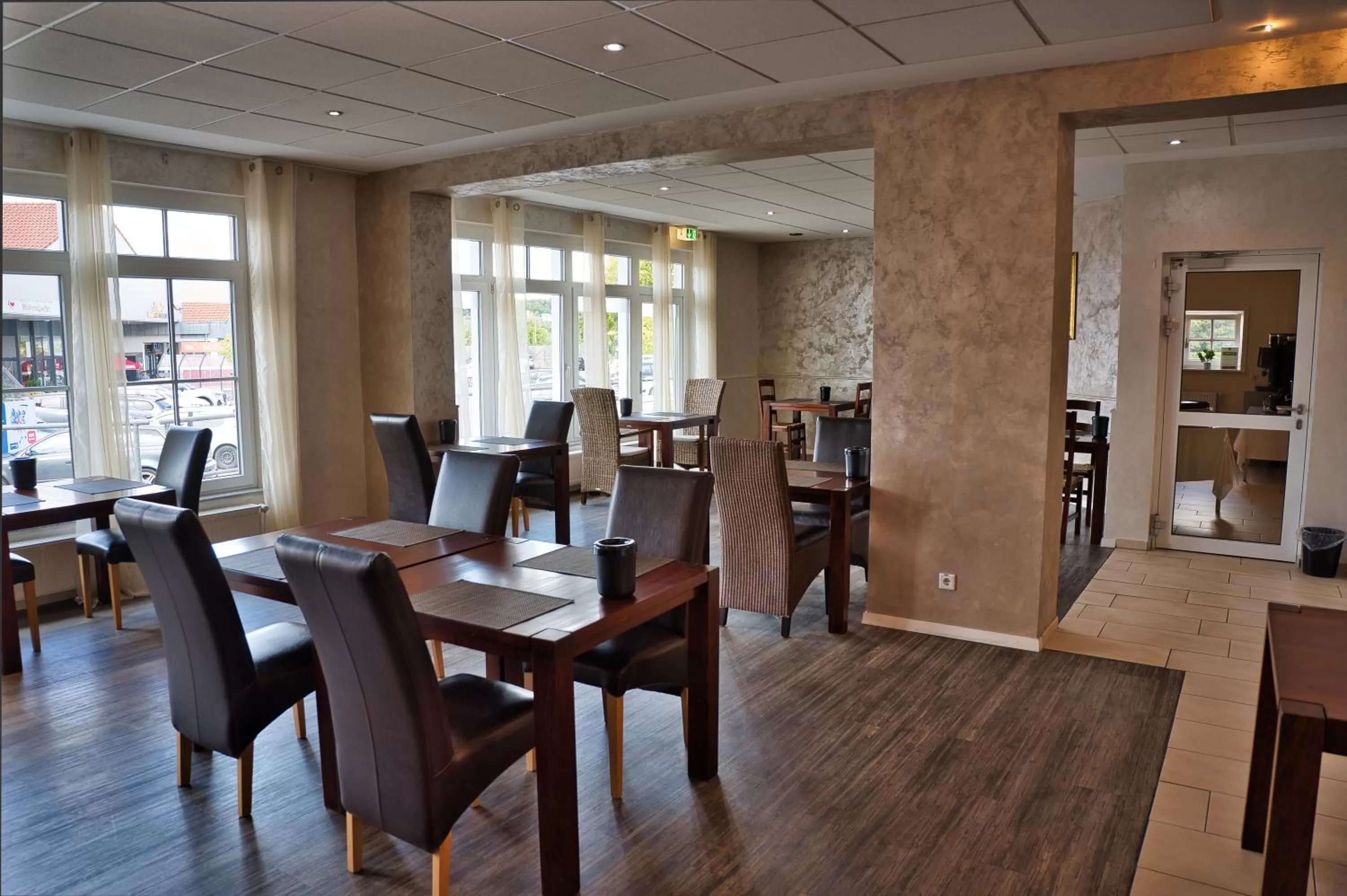 Restaurant/places to eat in Amedia Express Bielefeld, Trademark Collection by Wyndham