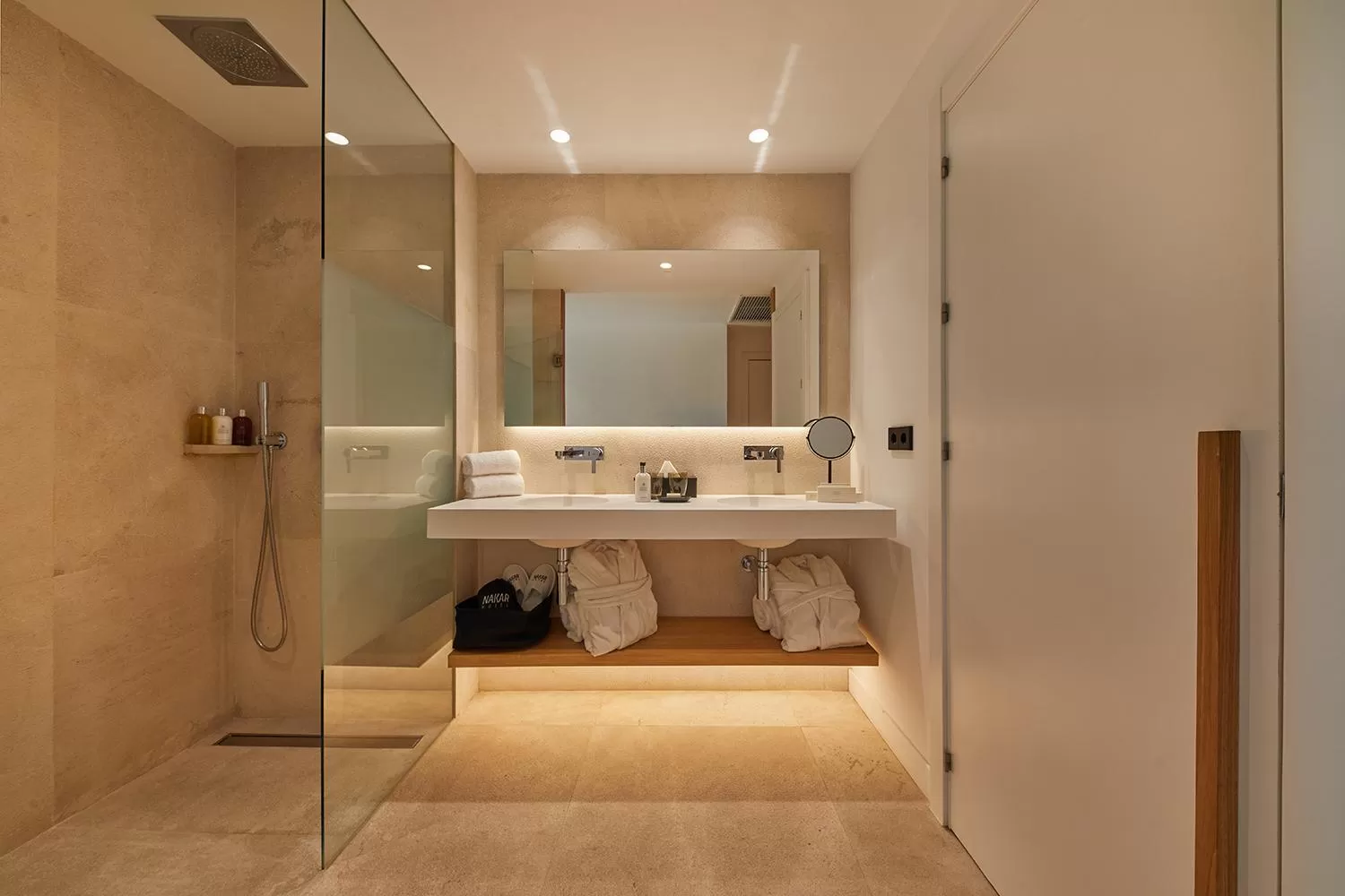 Shower in Nakar Hotel