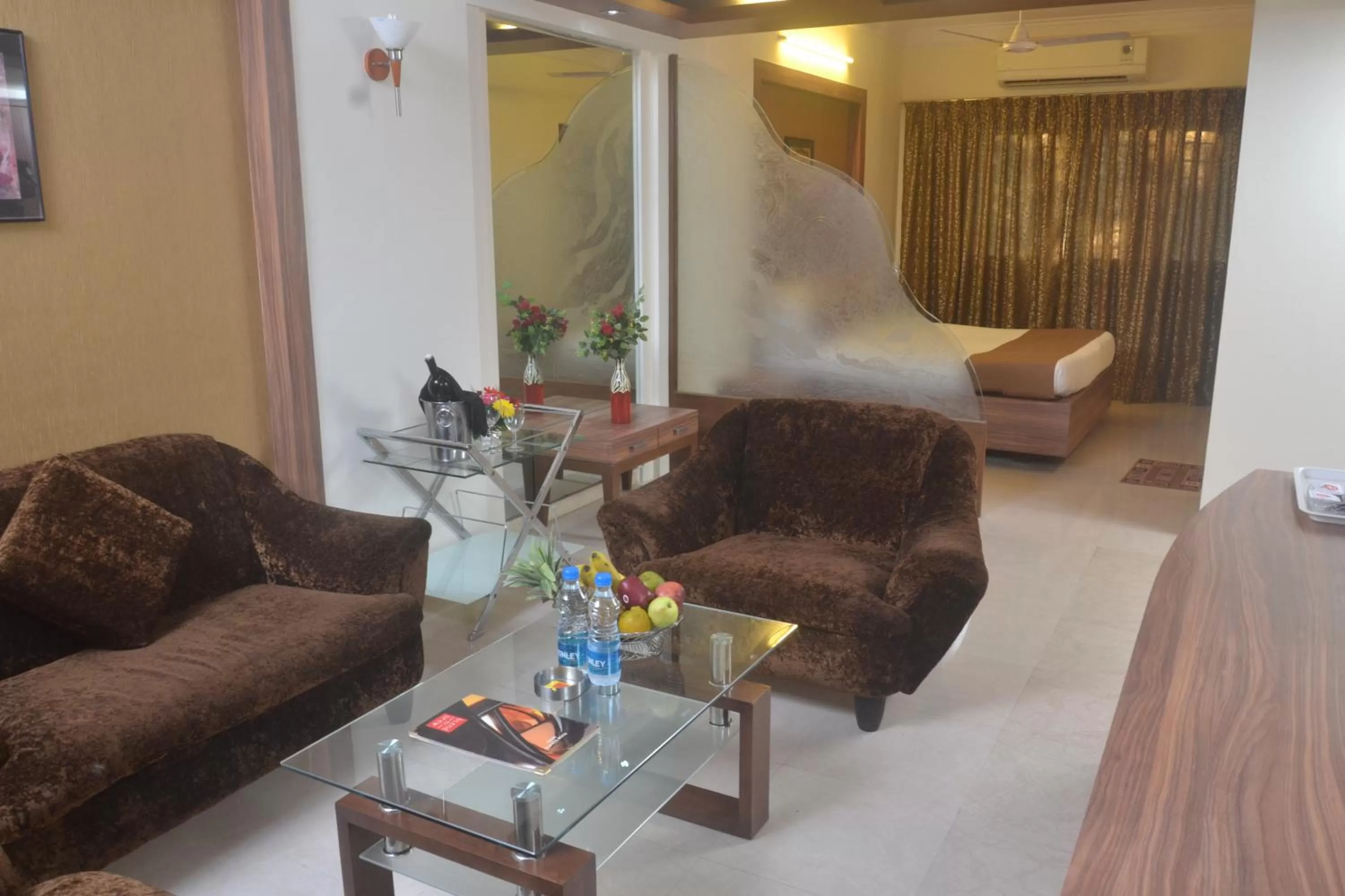 Photo of the whole room in Hotel Plaza