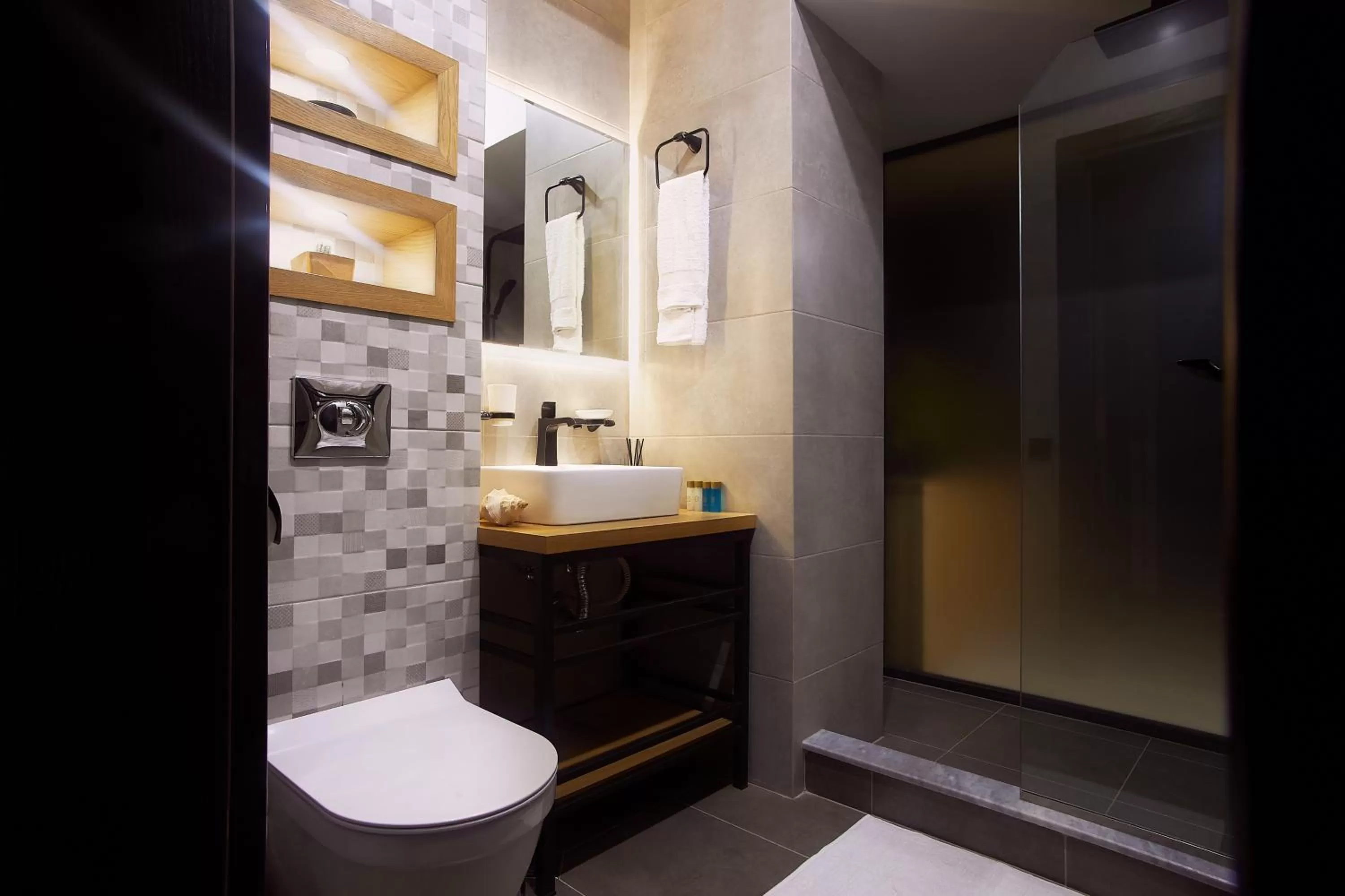 Shower, Bathroom in Green Boutique Hotel