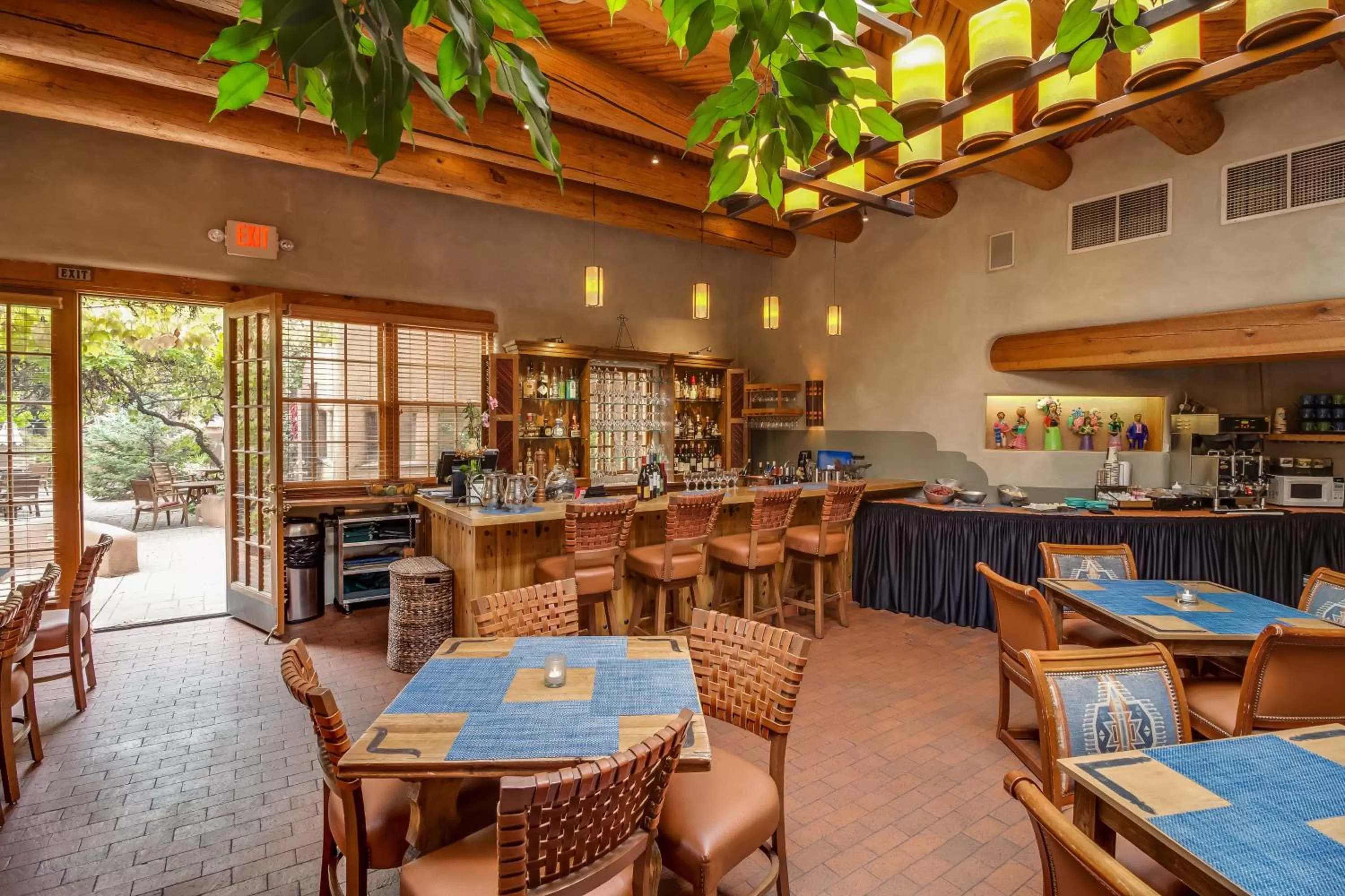 Restaurant/places to eat in Inn on the Alameda