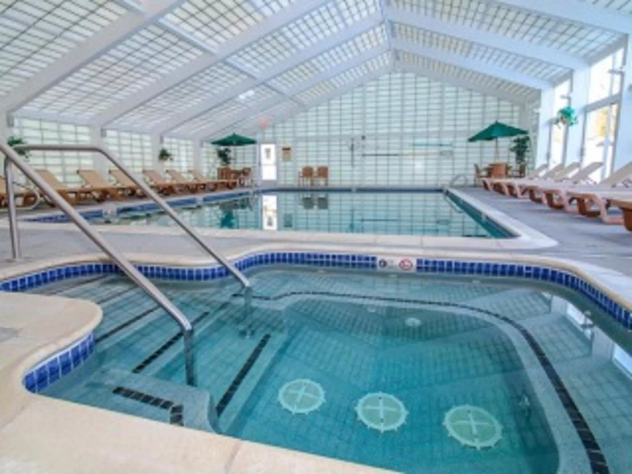 Swimming Pool in Rivergreen Resort